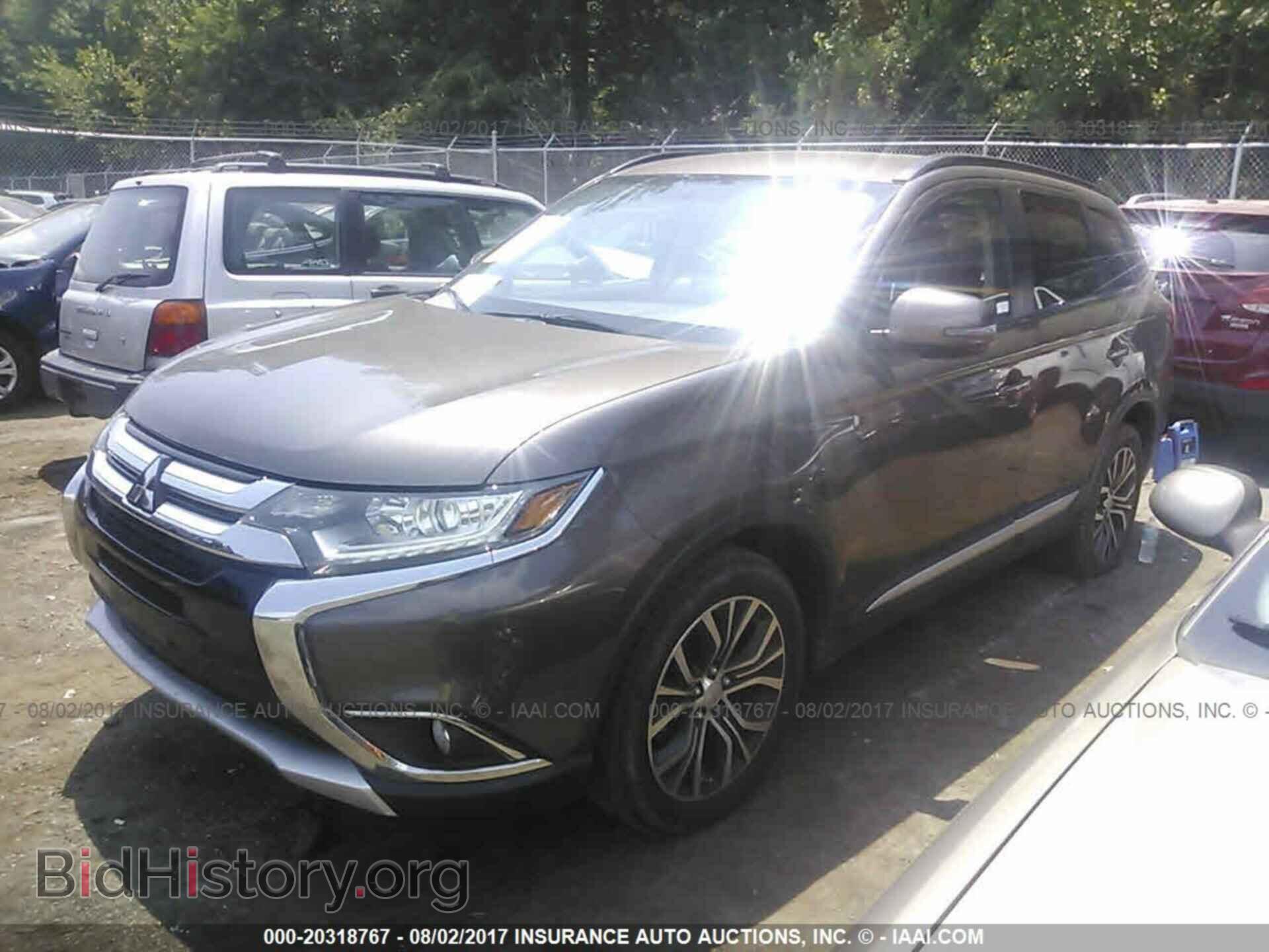 2016 Mitsubishi Outlander - VIN: JA4AD3A35GZ024815 - Фото 2