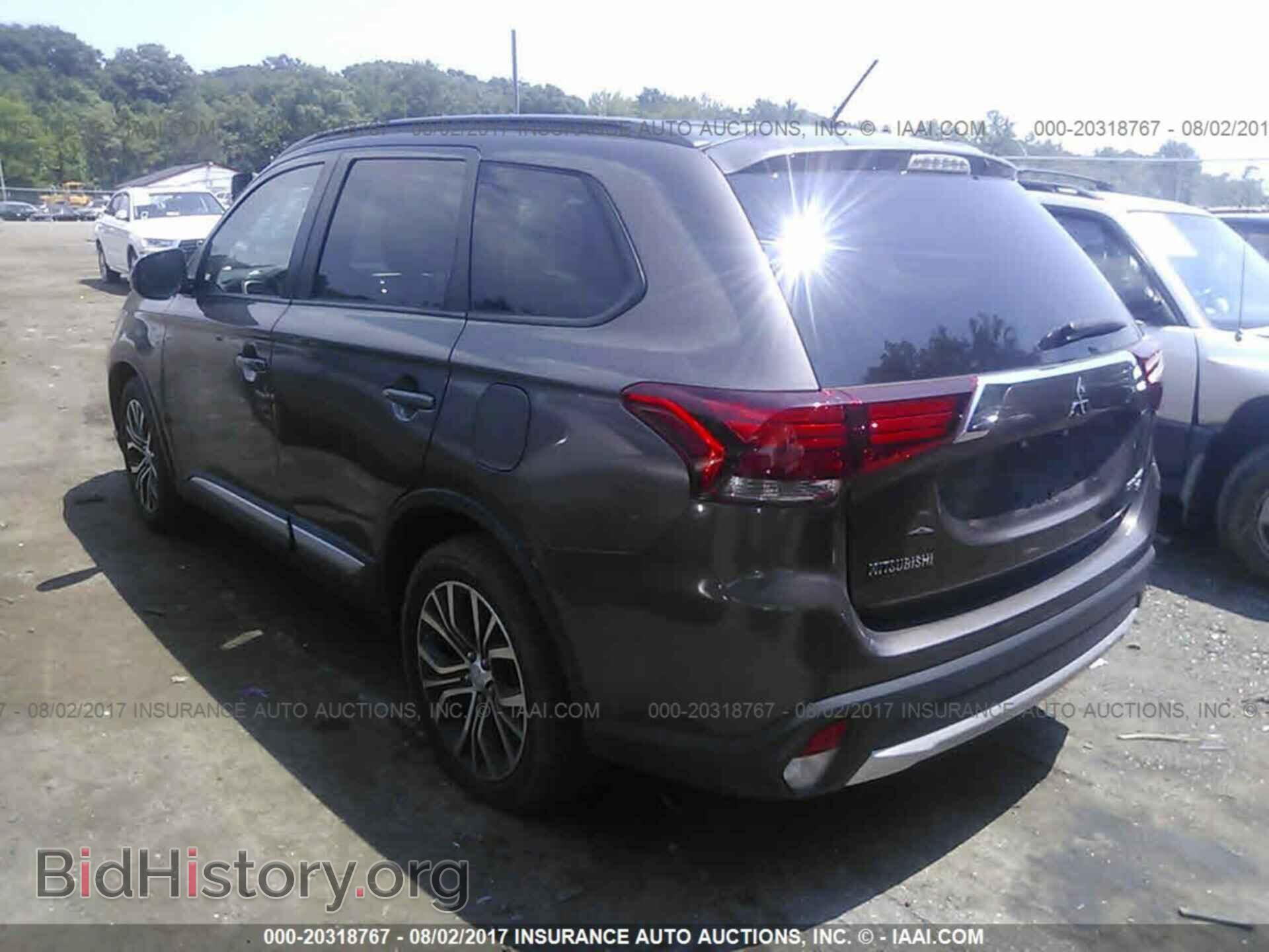 2016 Mitsubishi Outlander - VIN: JA4AD3A35GZ024815 - Фото 3