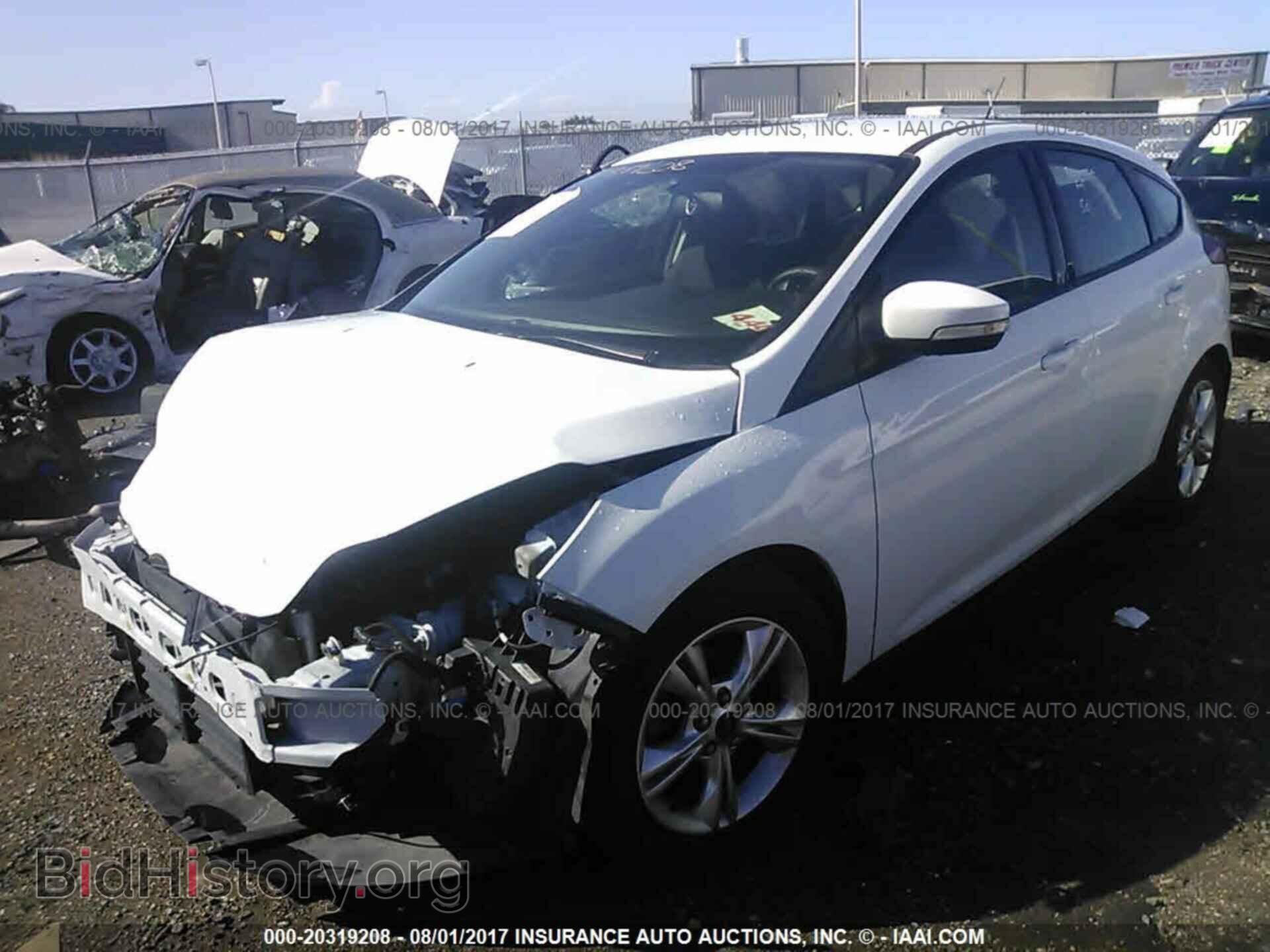 2014 Ford Focus - VIN: 1FADP3K27EL273140 - Фото 2
