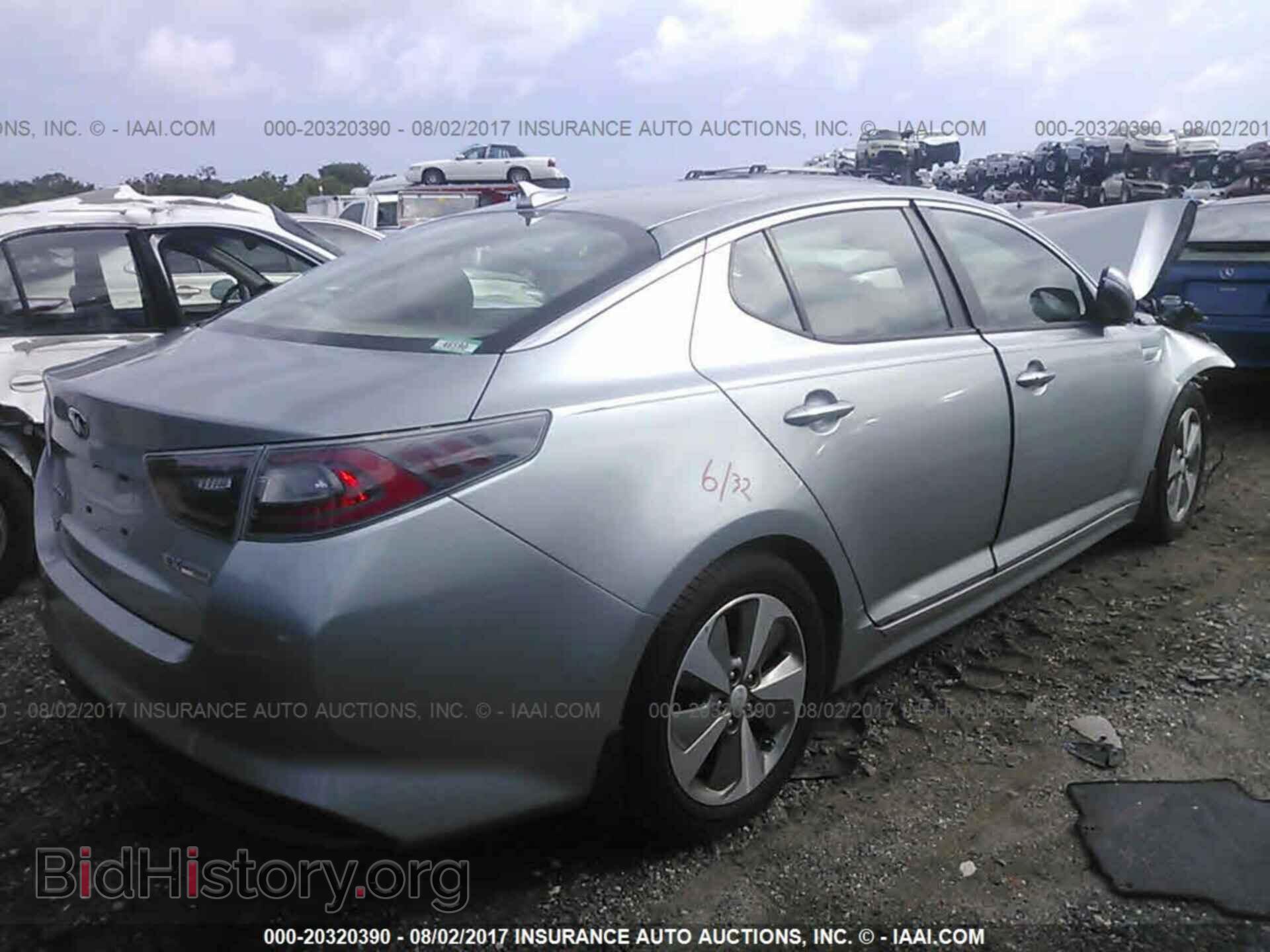 2014 Kia Optima - VIN: KNAGN4AD0E5074678 - Photo 4