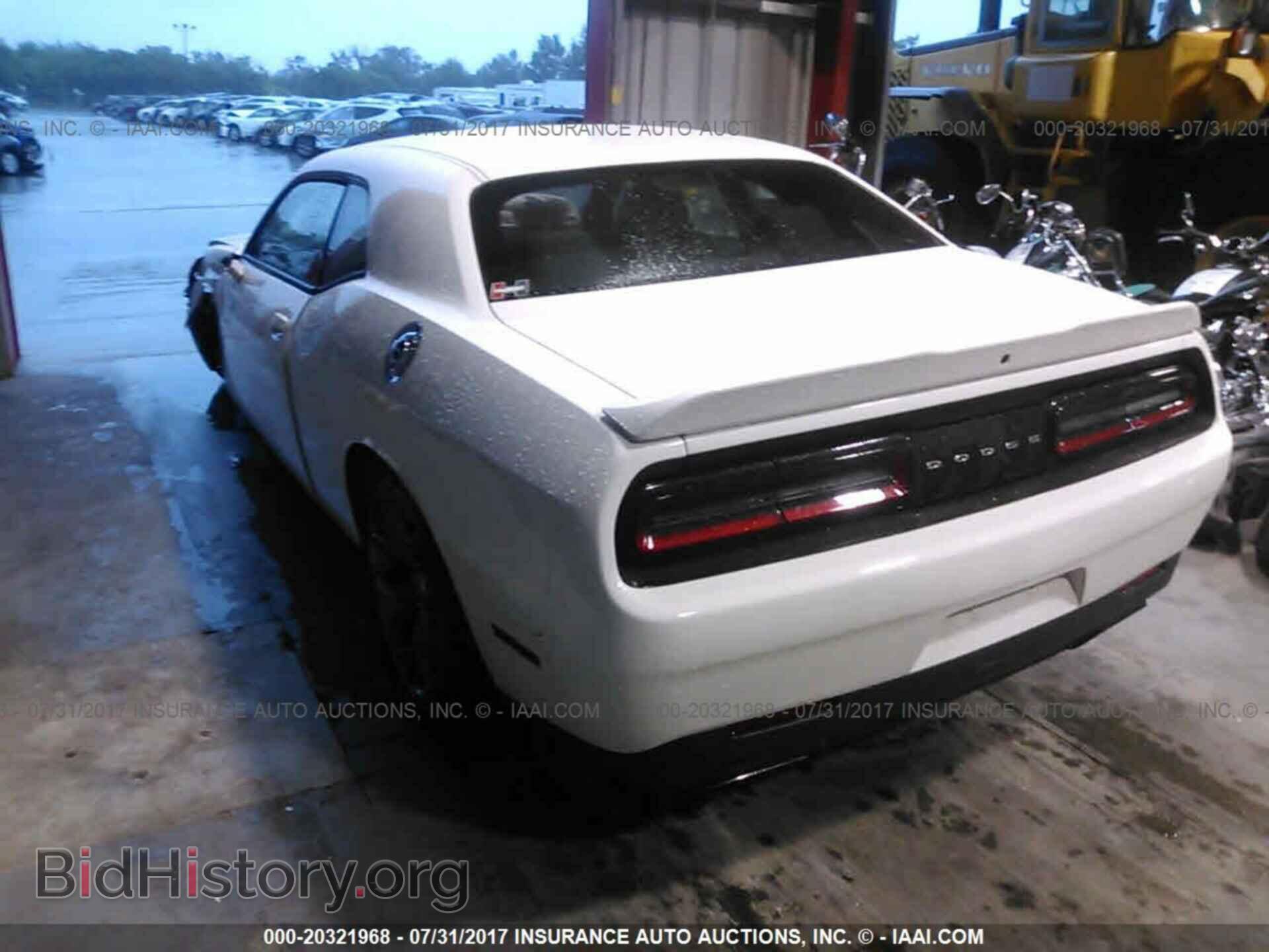 2016 Dodge Challenger - VIN: 2C3CDZBT2GH354061 - Photo 3
