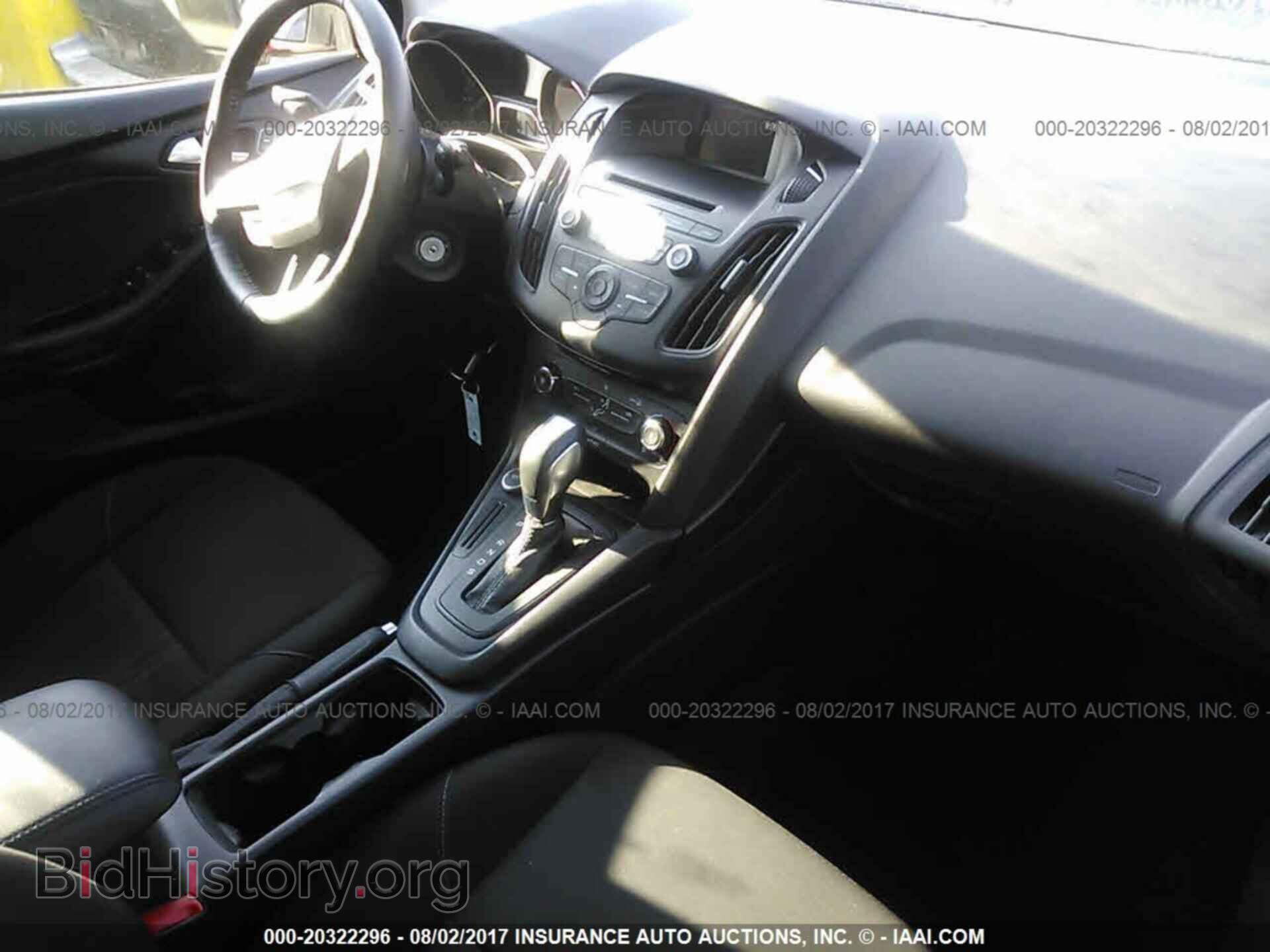 2016 Ford Focus - VIN: 1FADP3K22GL358793 - Photo 5