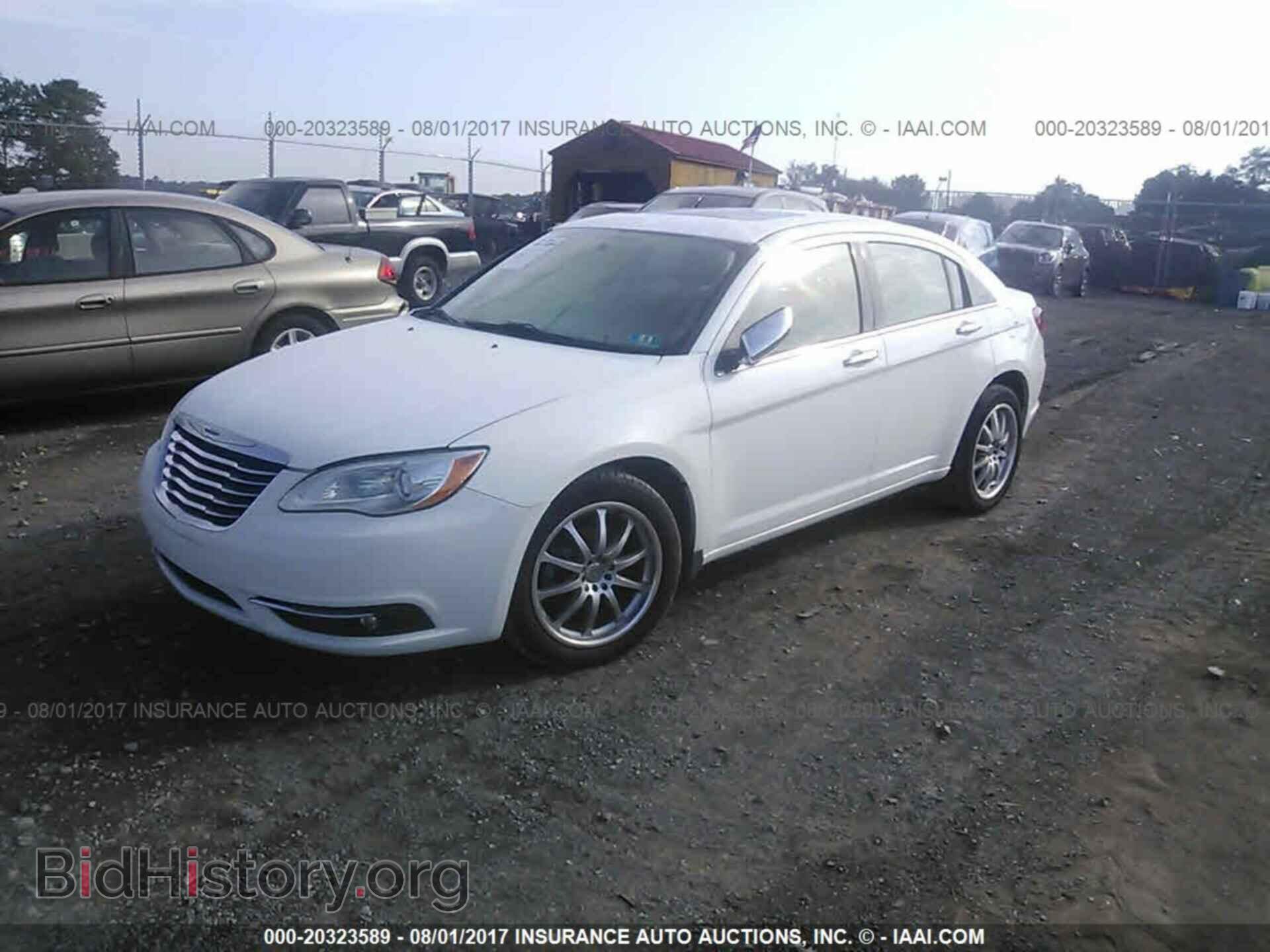 2011 Chrysler 200 - VIN: 1C3BC2FGXBN618226 - Photo 2