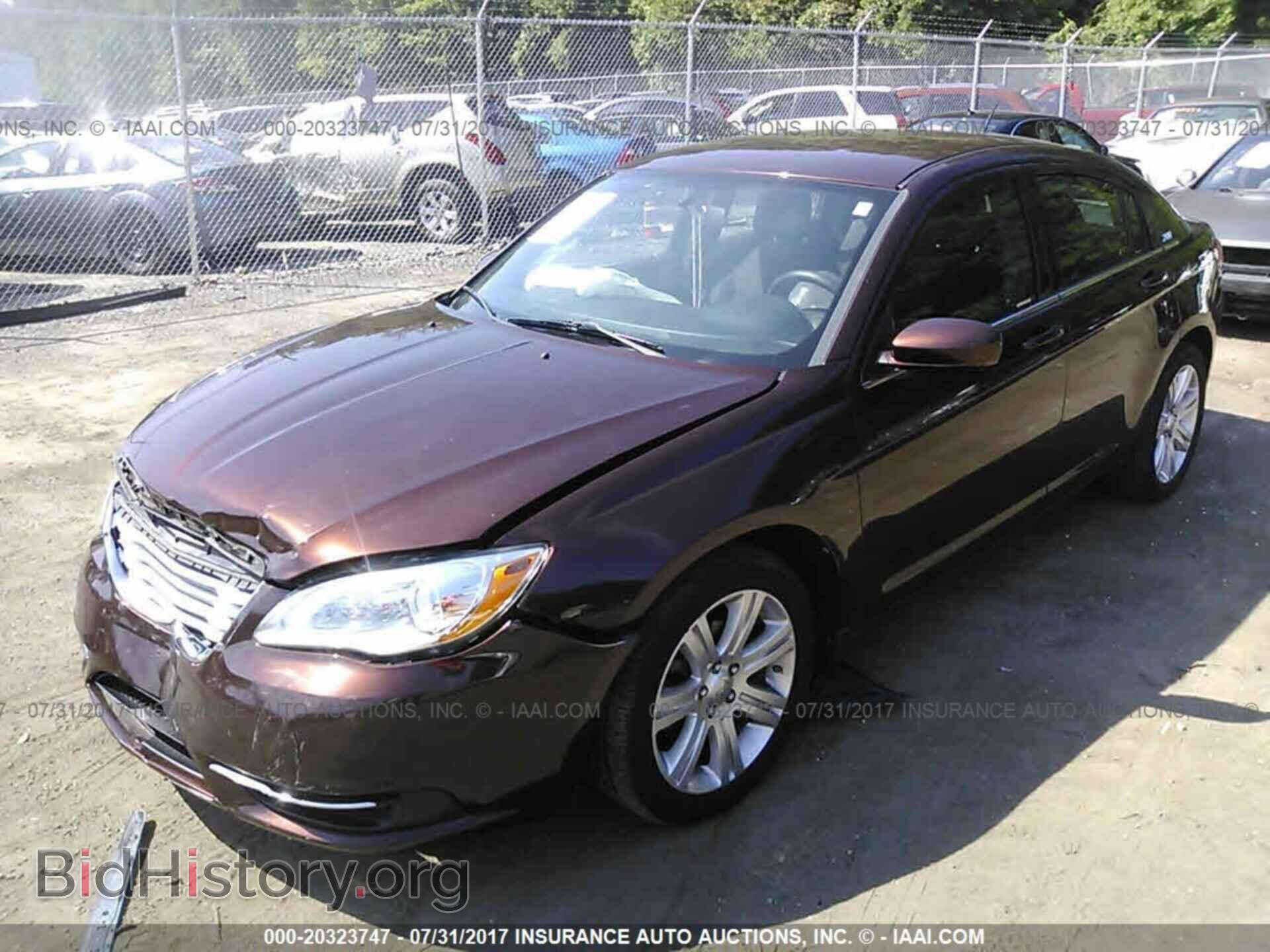 2013 Chrysler 200 - VIN: 1C3CCBAB8DN698080 - Фото 2