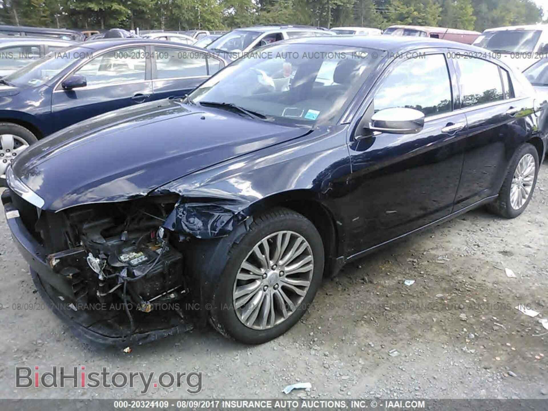 2012 Chrysler 200 - VIN: 1C3CCBCB1CN250758 - Photo 2
