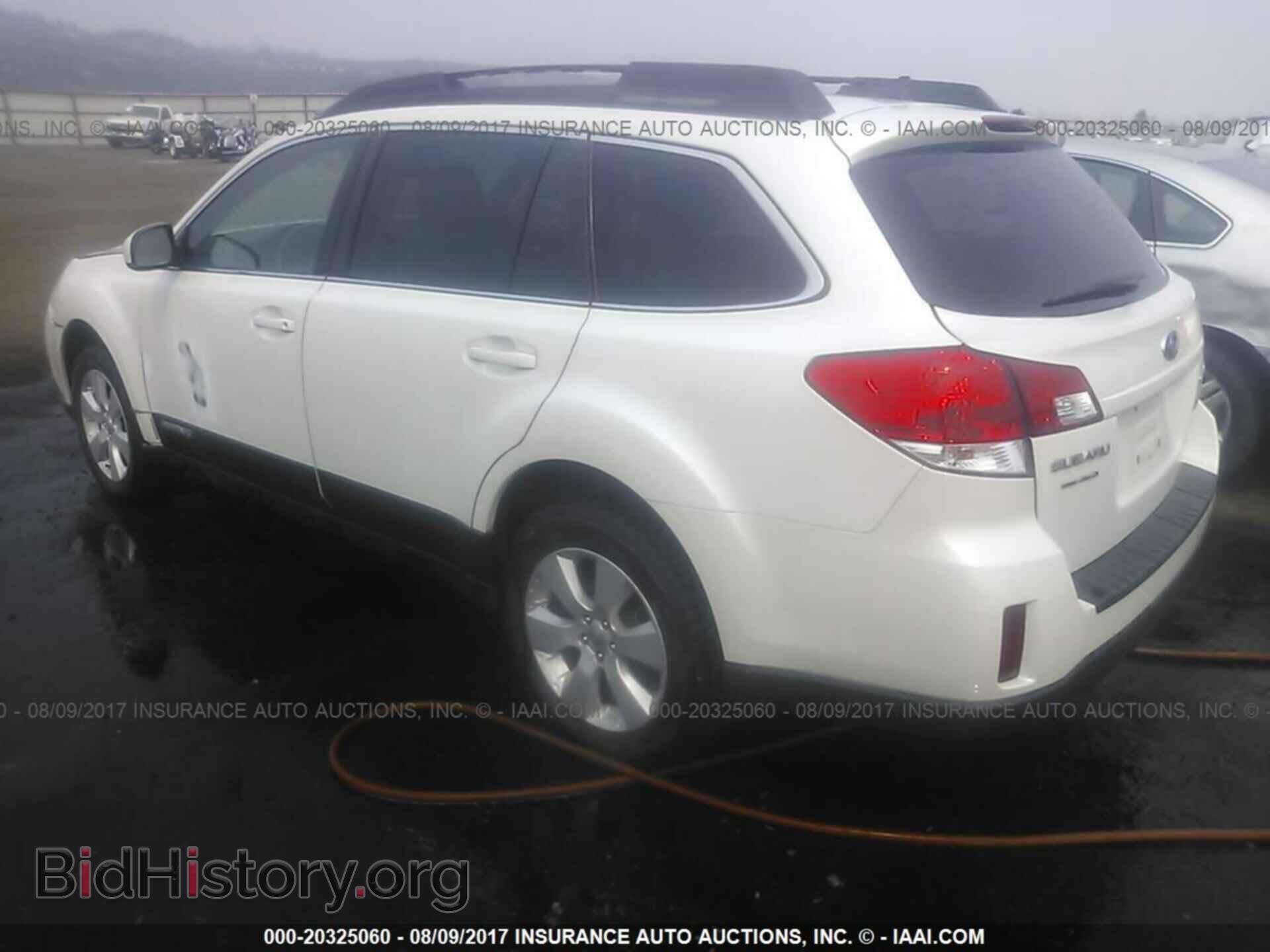2011 Subaru Outback - VIN: 4S4BRBLC5B3408720 - Фото 3