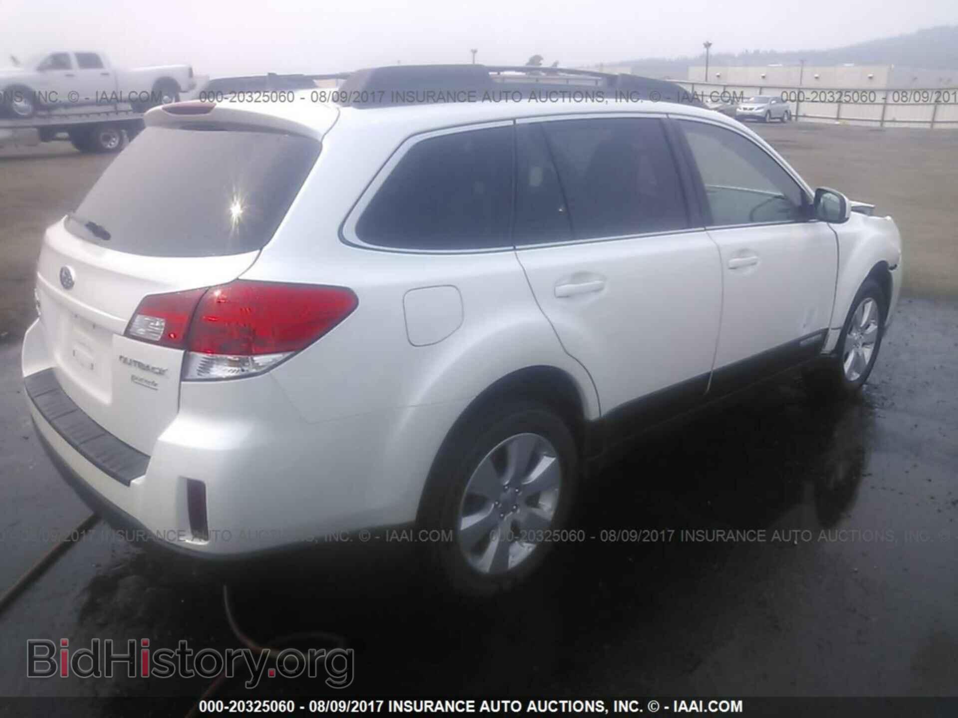 2011 Subaru Outback - VIN: 4S4BRBLC5B3408720 - Фото 4