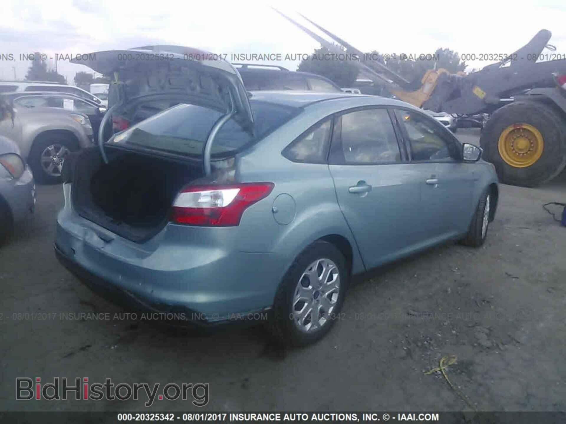 2012 Ford Focus - VIN: 1FAHP3F27CL219247 - Photo 4
