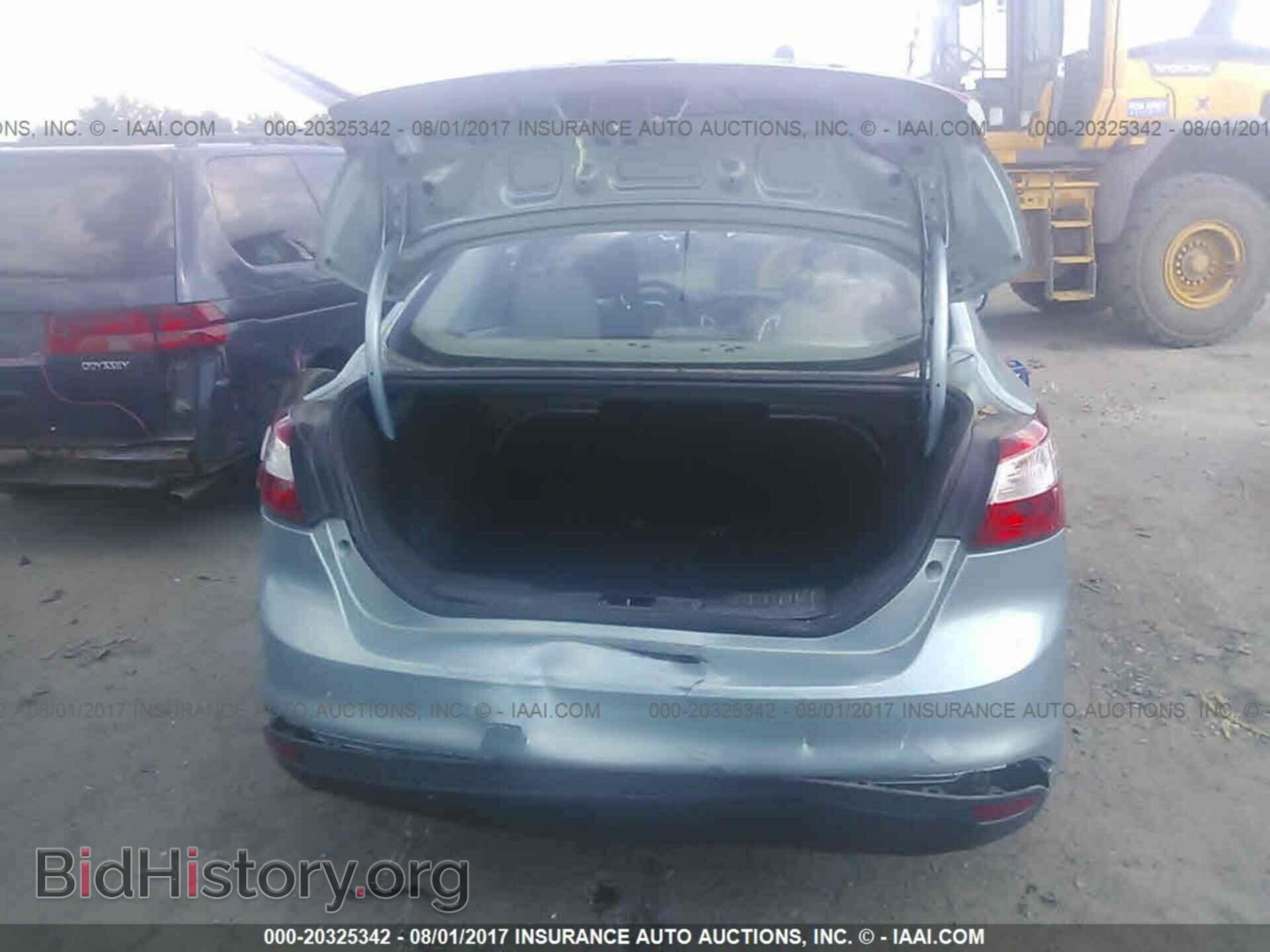 2012 Ford Focus - VIN: 1FAHP3F27CL219247 - Photo 6
