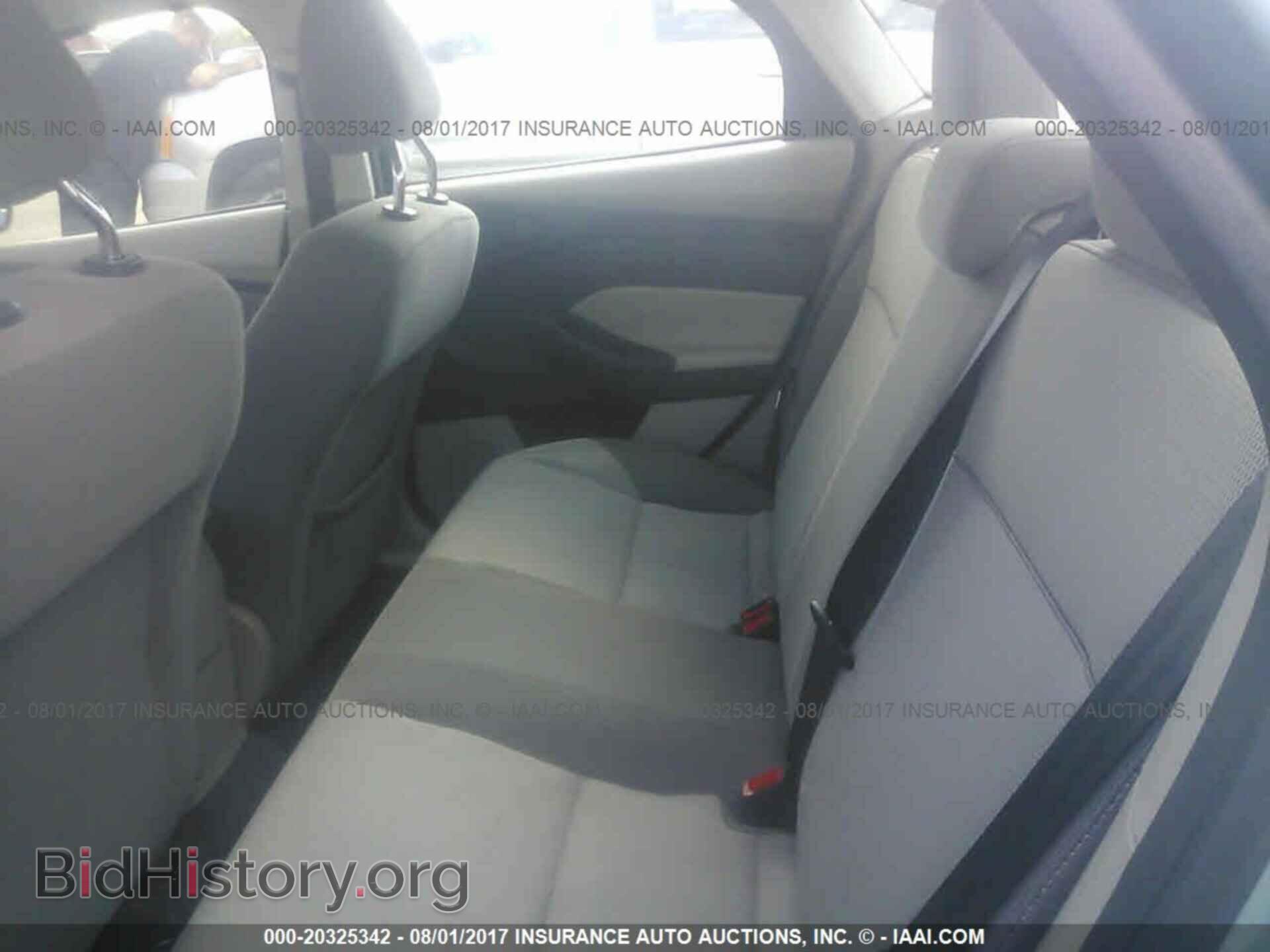2012 Ford Focus - VIN: 1FAHP3F27CL219247 - Photo 8