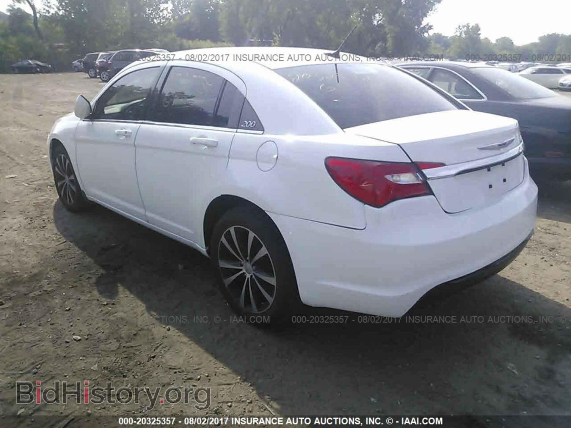 2013 Chrysler 200 - VIN: 1C3CCBCG1DN651479 - Photo 3