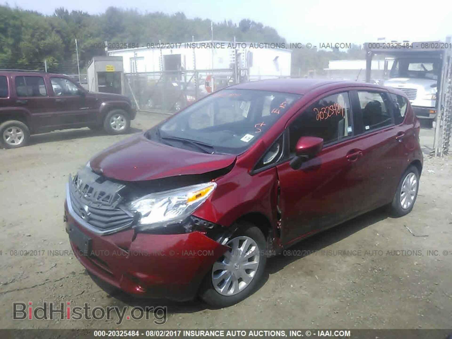 2016 Nissan Versa note - VIN: 3N1CE2CP5GL353322 - Фото 2