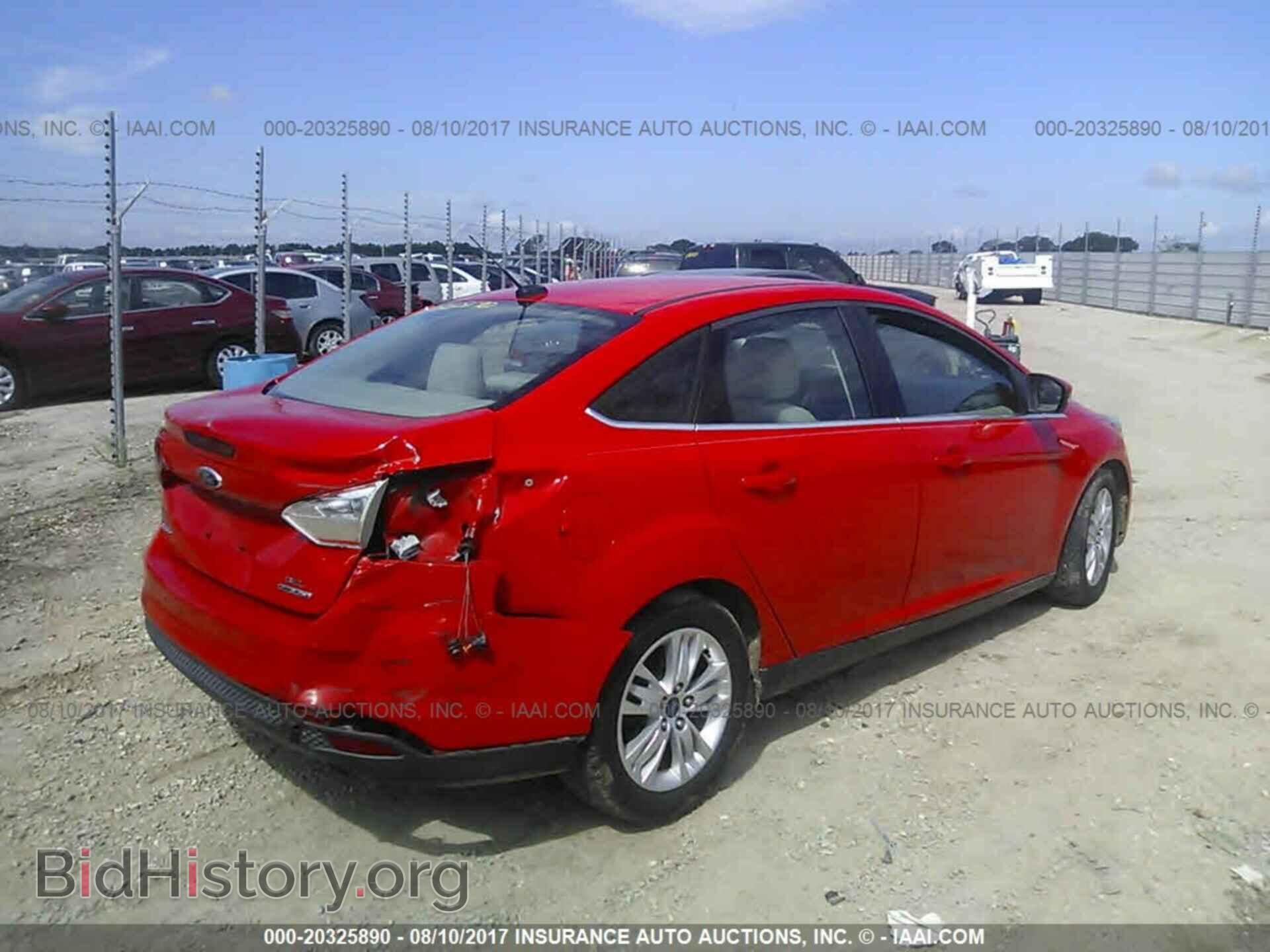 2012 Ford Focus - VIN: 1FAHP3H28CL478682 - Photo 4