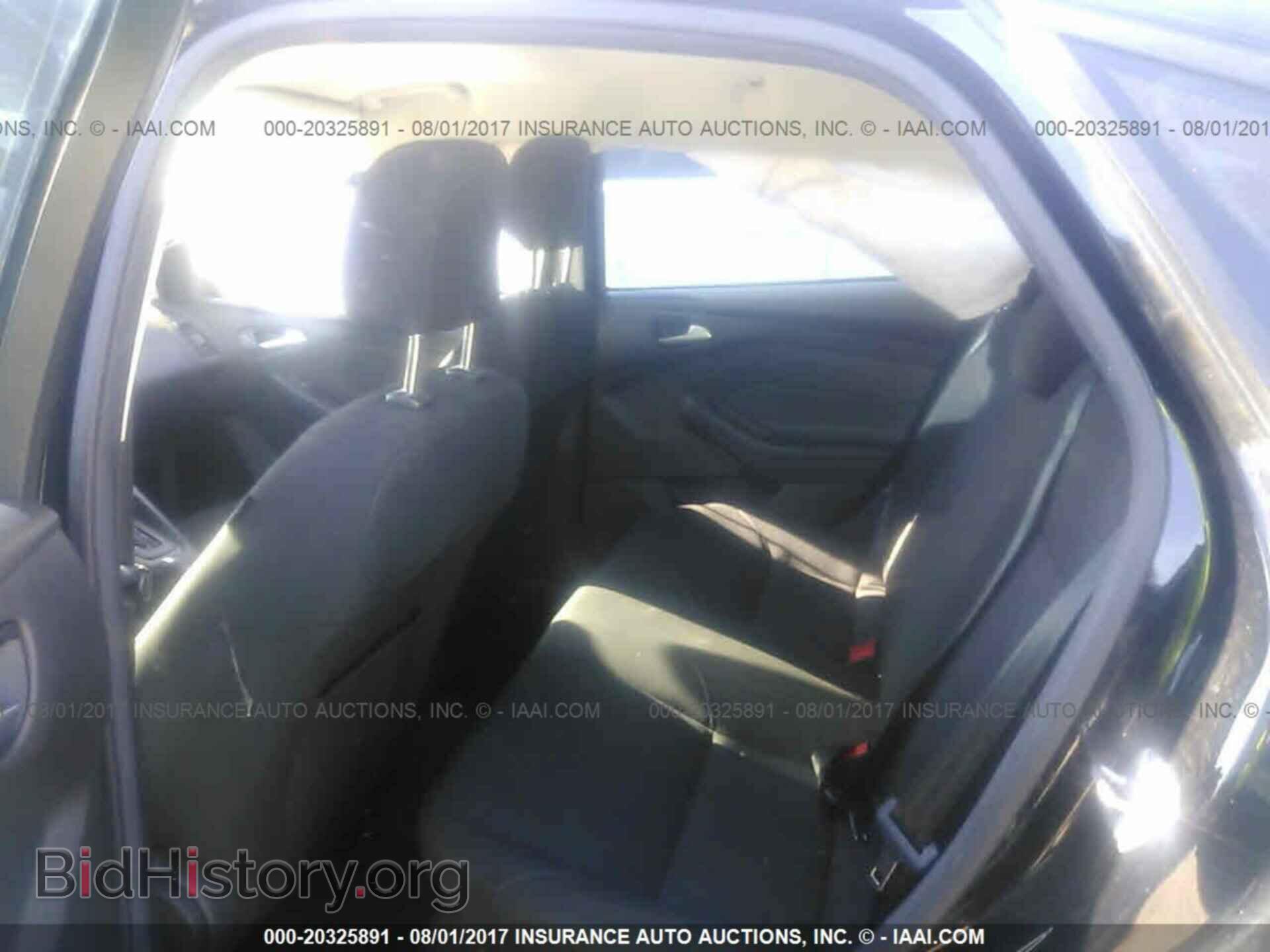 2016 Ford Focus - VIN: 1FADP3F2XGL393303 - Фото 8