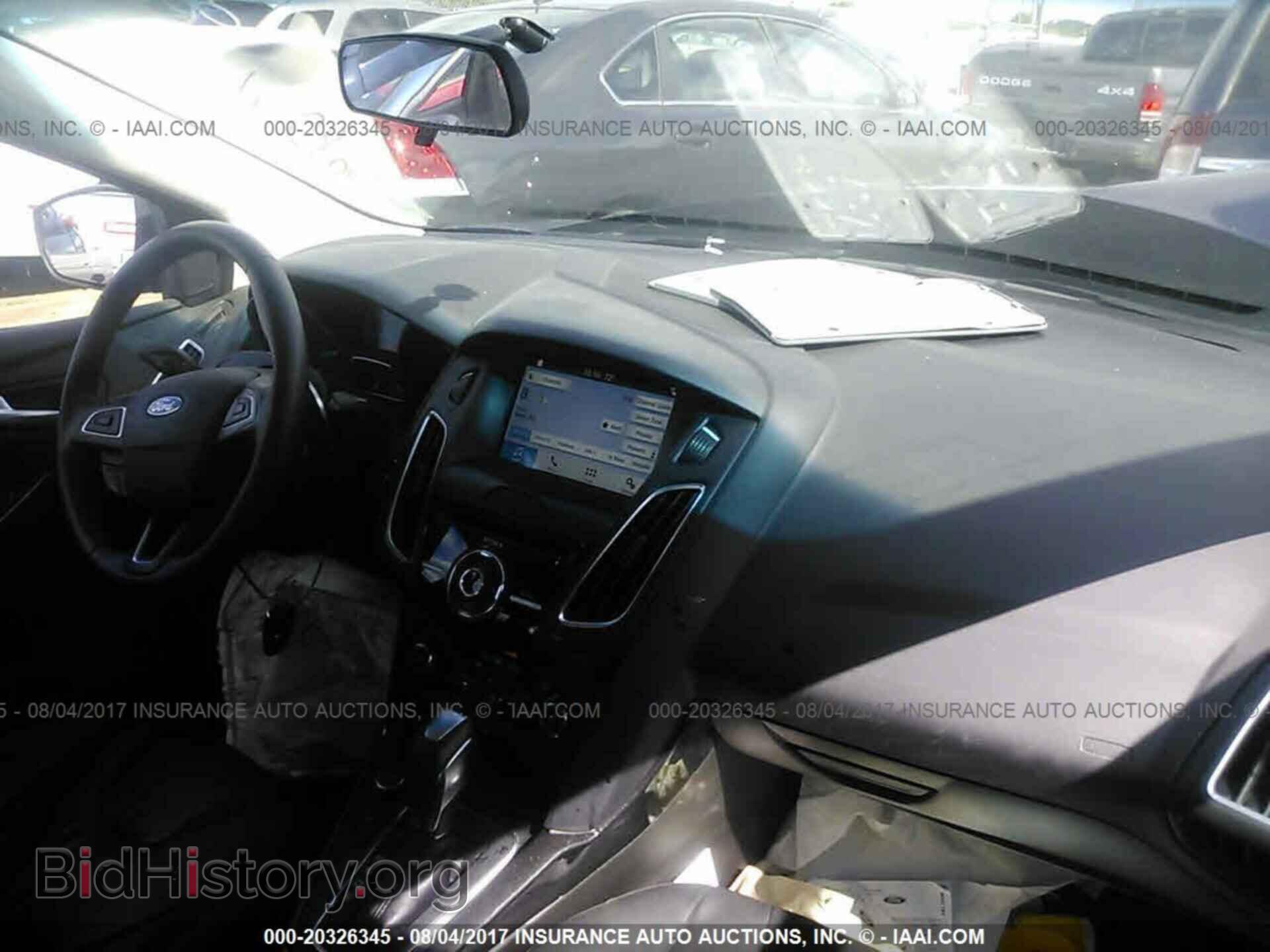 2016 Ford Focus - VIN: 1FADP3J23GL280588 - Photo 5