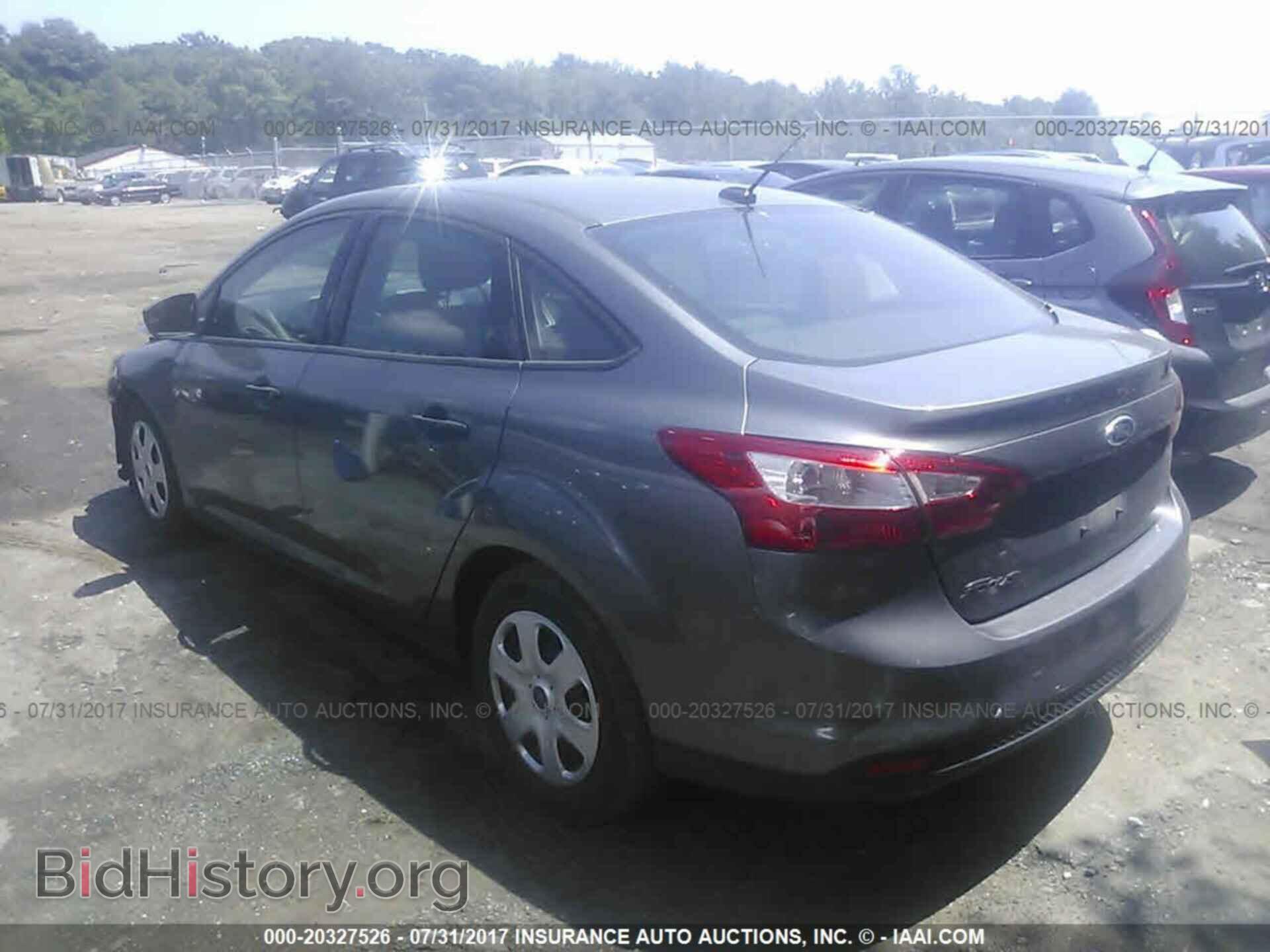 2013 Ford Focus - VIN: 1FADP3E22DL137069 - Photo 3