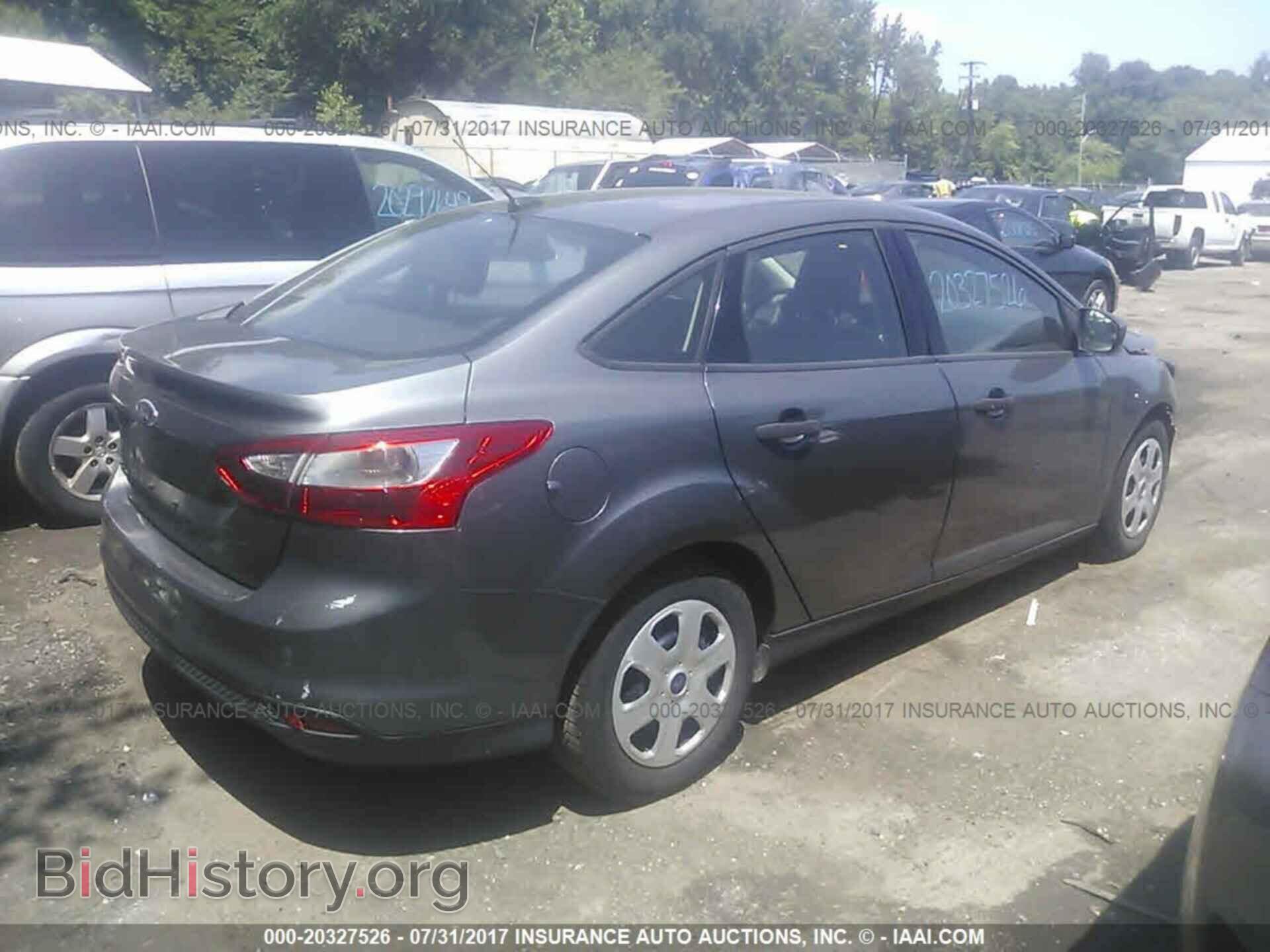 2013 Ford Focus - VIN: 1FADP3E22DL137069 - Photo 4
