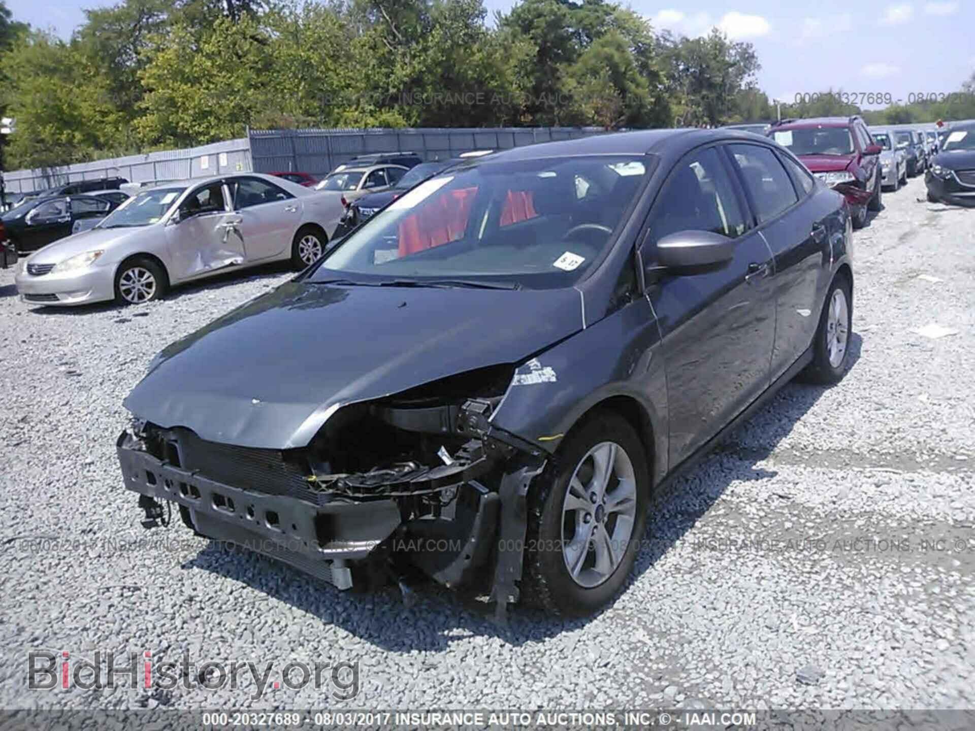 2012 Ford Focus - VIN: 1FAHP3F21CL335740 - Фото 2