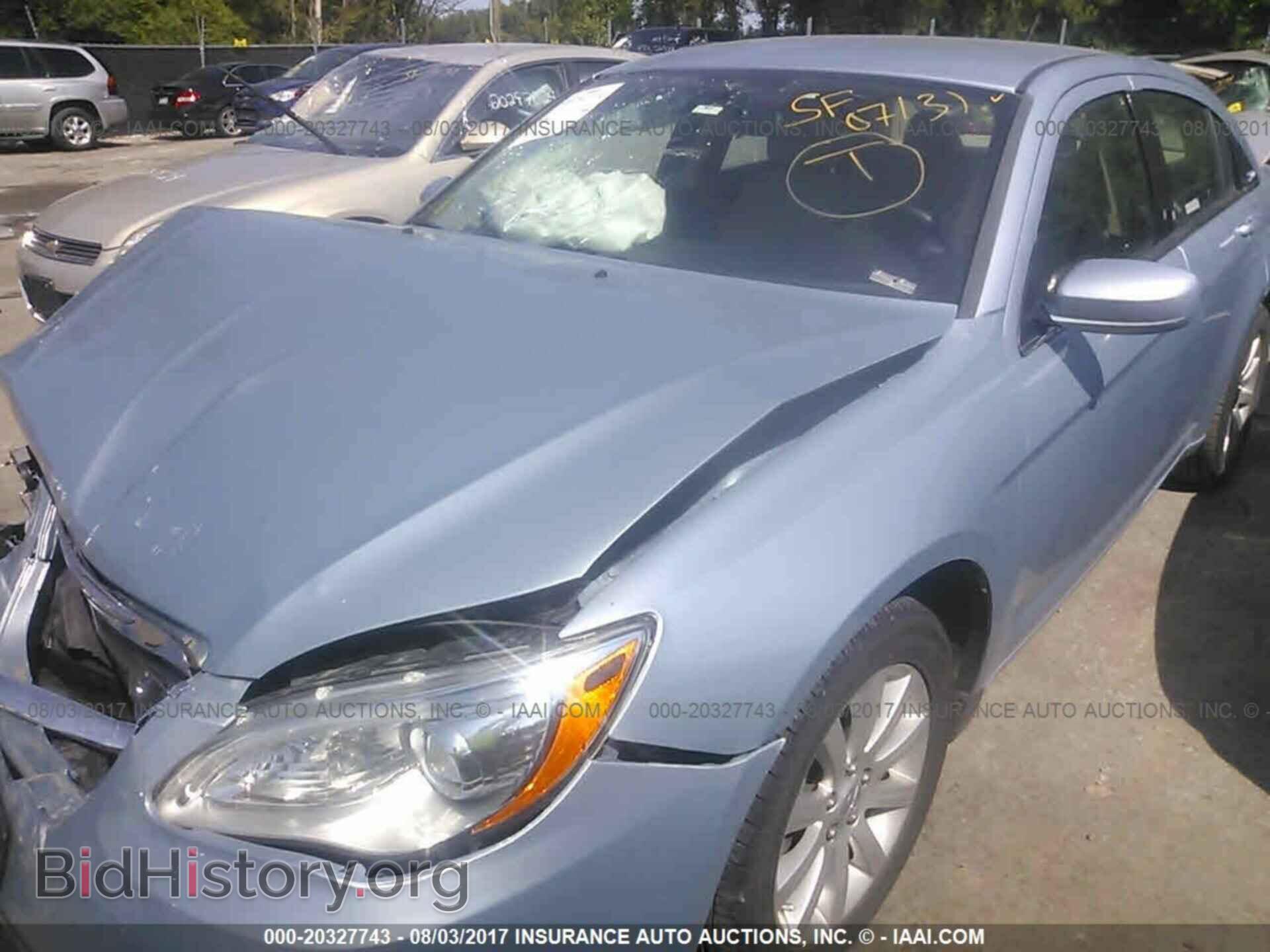 2013 Chrysler 200 - VIN: 1C3CCBBB2DN723103 - Фото 2
