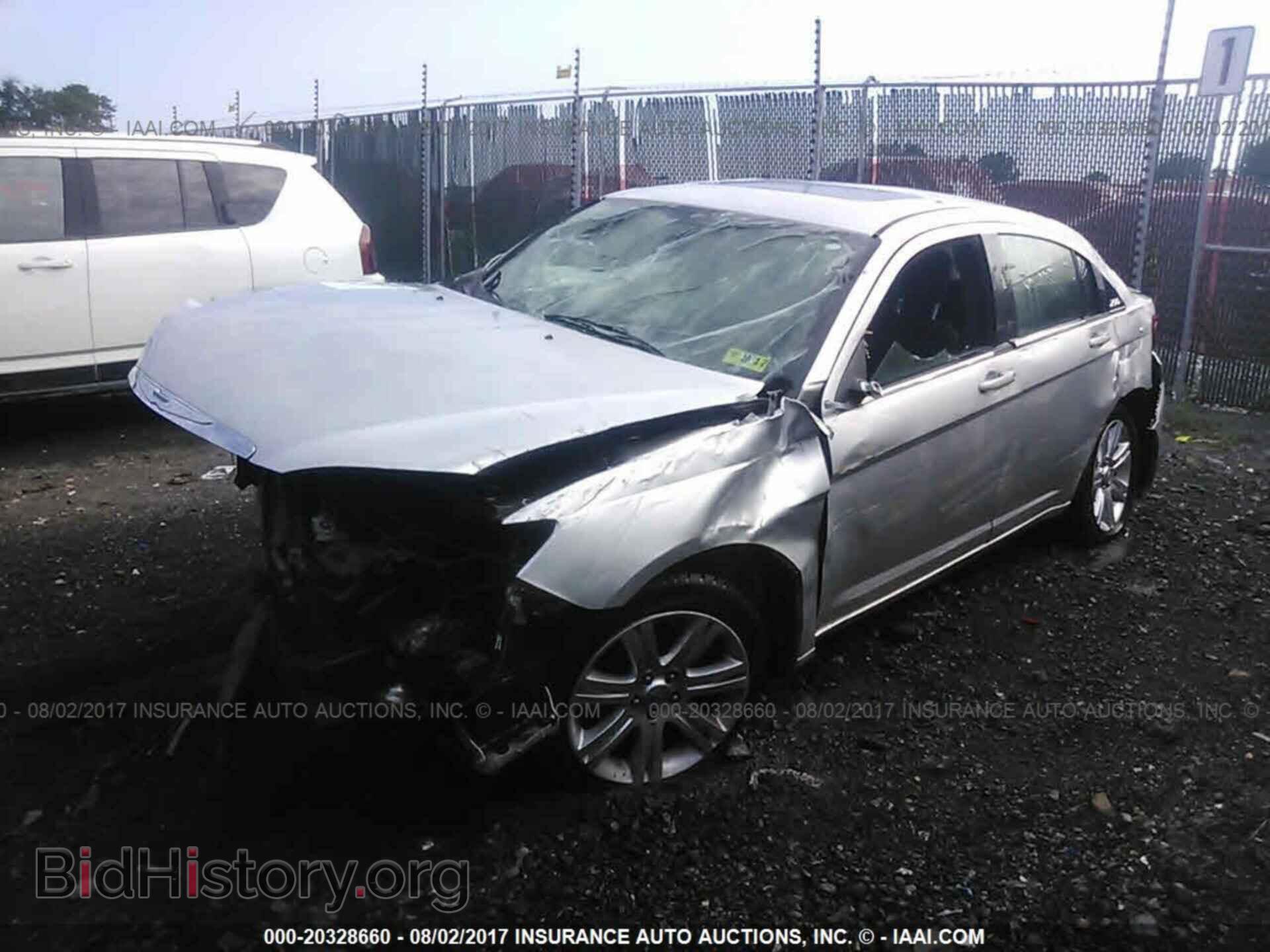 2012 Chrysler 200 - VIN: 1C3CCBBB3CN151604 - Фото 2
