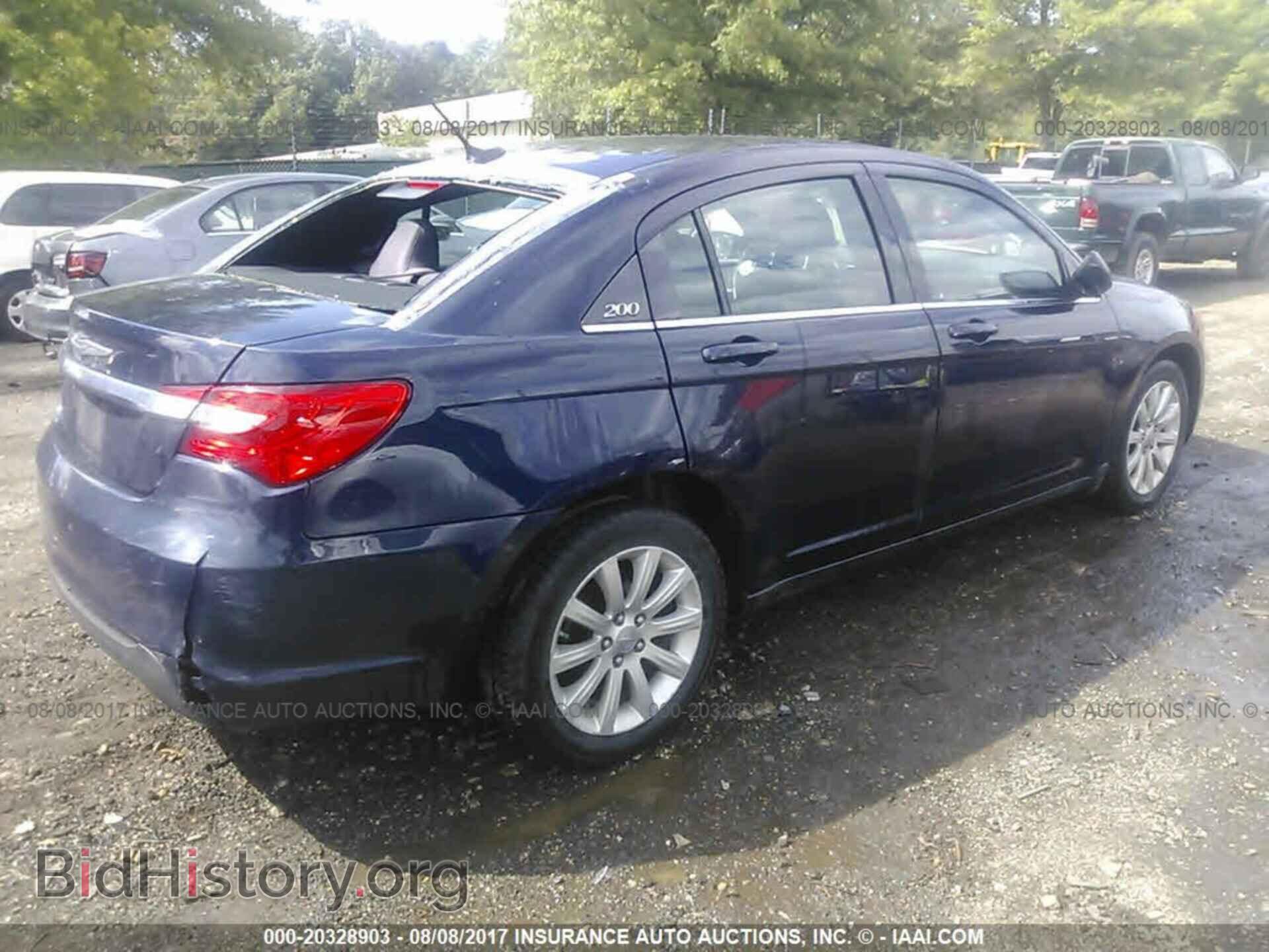 2014 Chrysler 200 - VIN: 1C3CCBBB3EN137799 - Photo 4