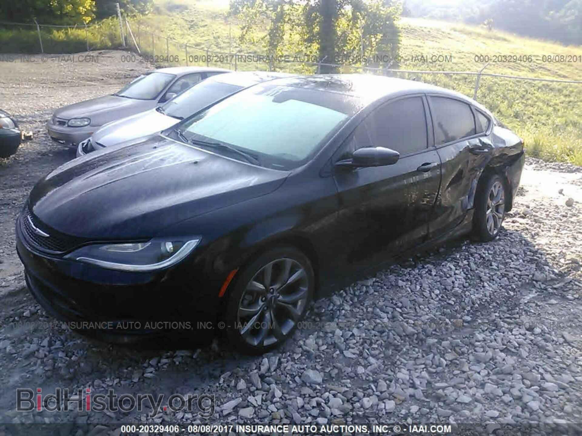 2015 Chrysler 200 - VIN: 1C3CCCBB8FN558604 - Photo 2