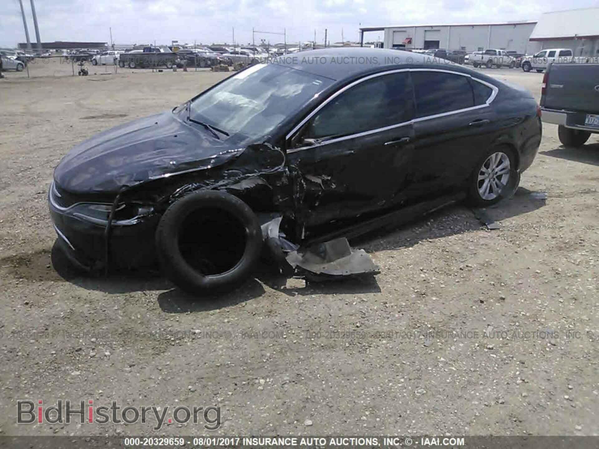 2015 Chrysler 200 - VIN: 1C3CCCABXFN590696 - Photo 2