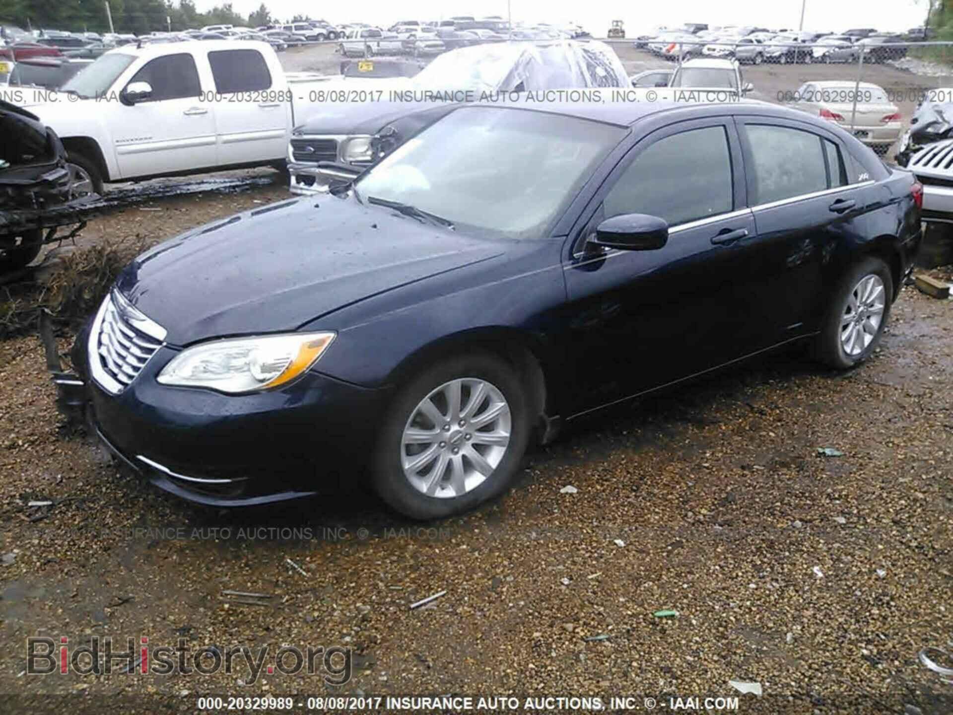 2013 Chrysler 200 - VIN: 1C3CCBBG5DN569112 - Photo 2