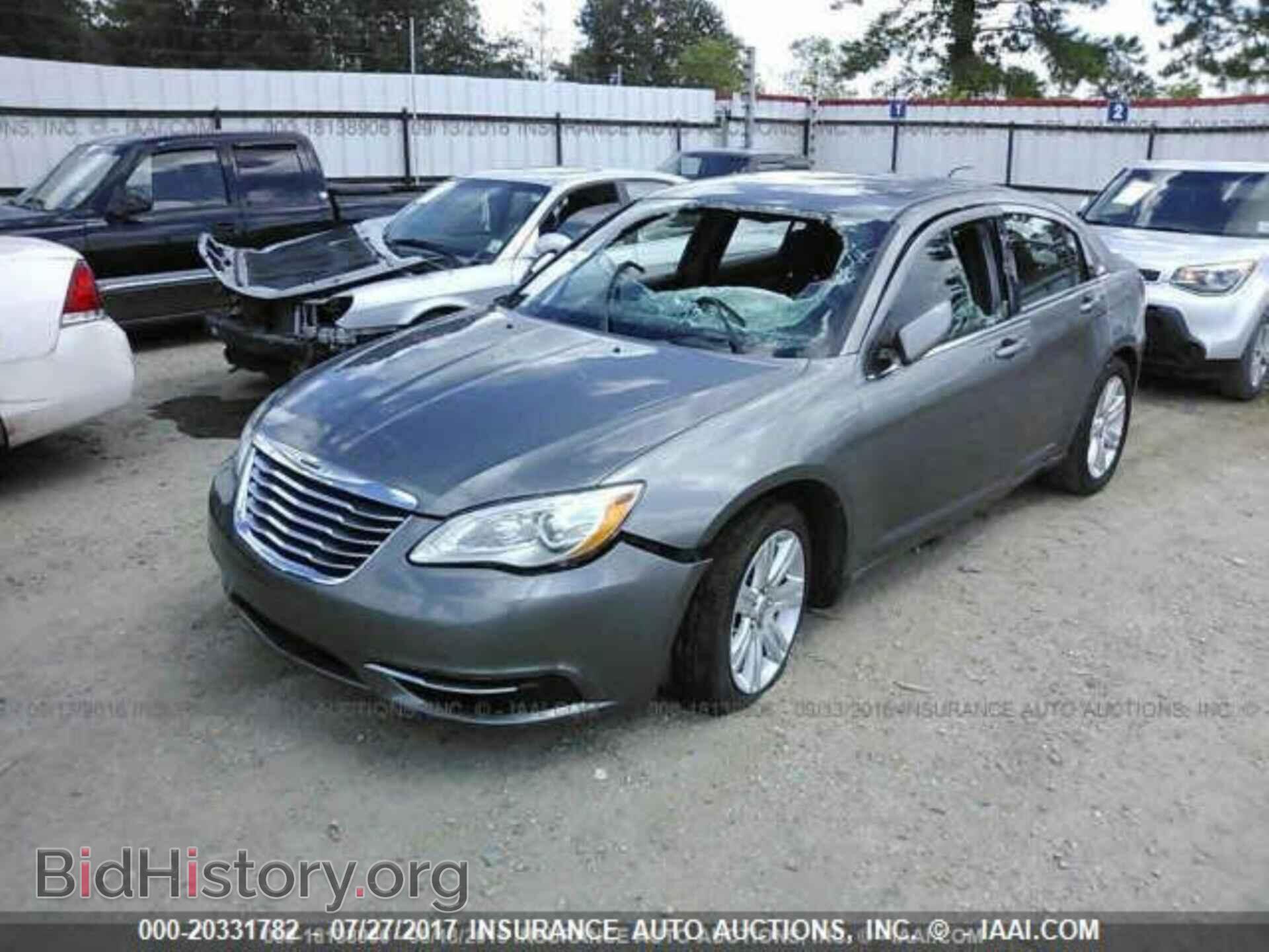 2013 Chrysler 200 - VIN: 1C3CCBBB7DN743542 - Фото 2