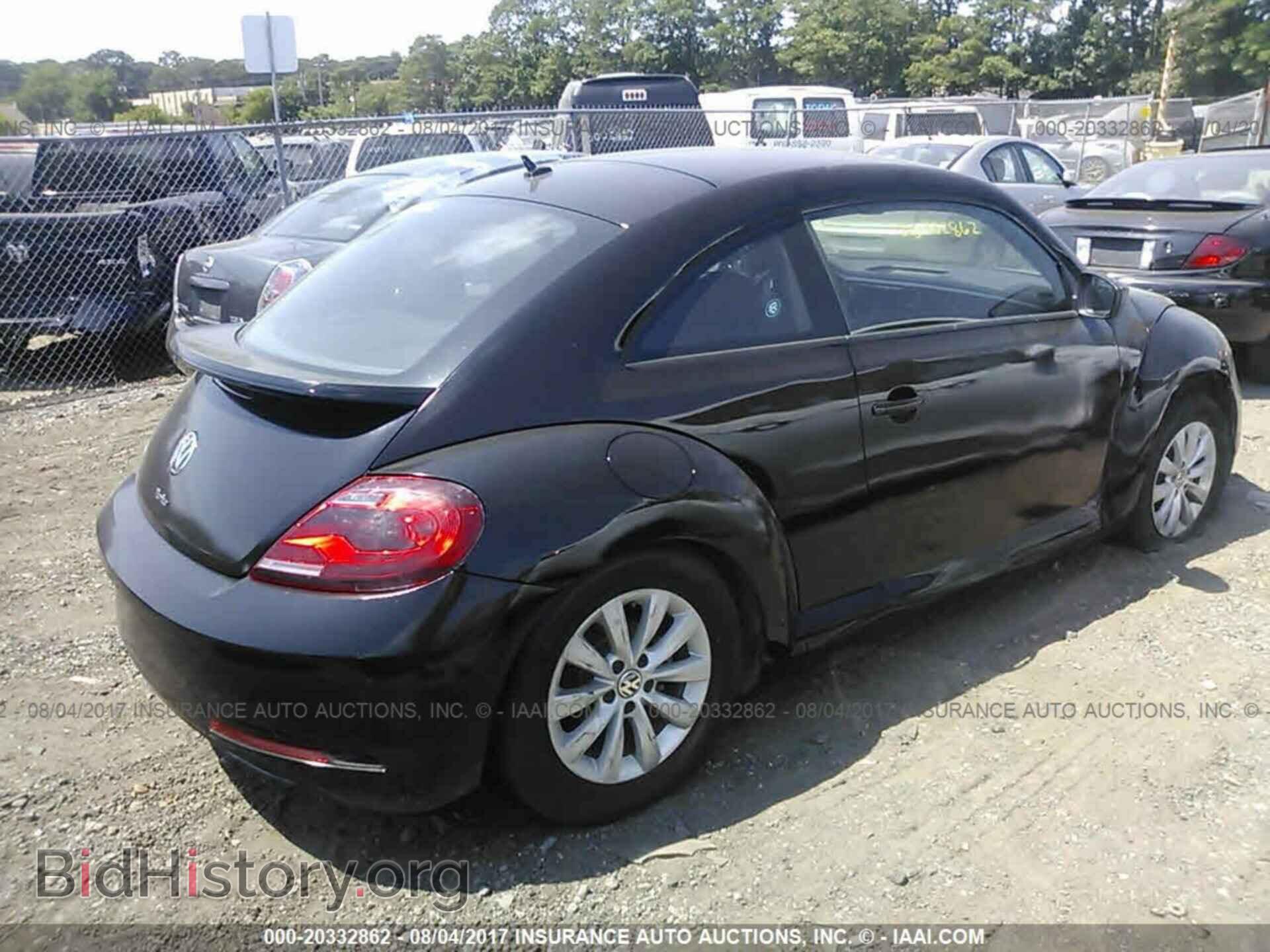 2017 Volkswagen Beetle - VIN: 3VWF17AT2HM612246 - Фото 4