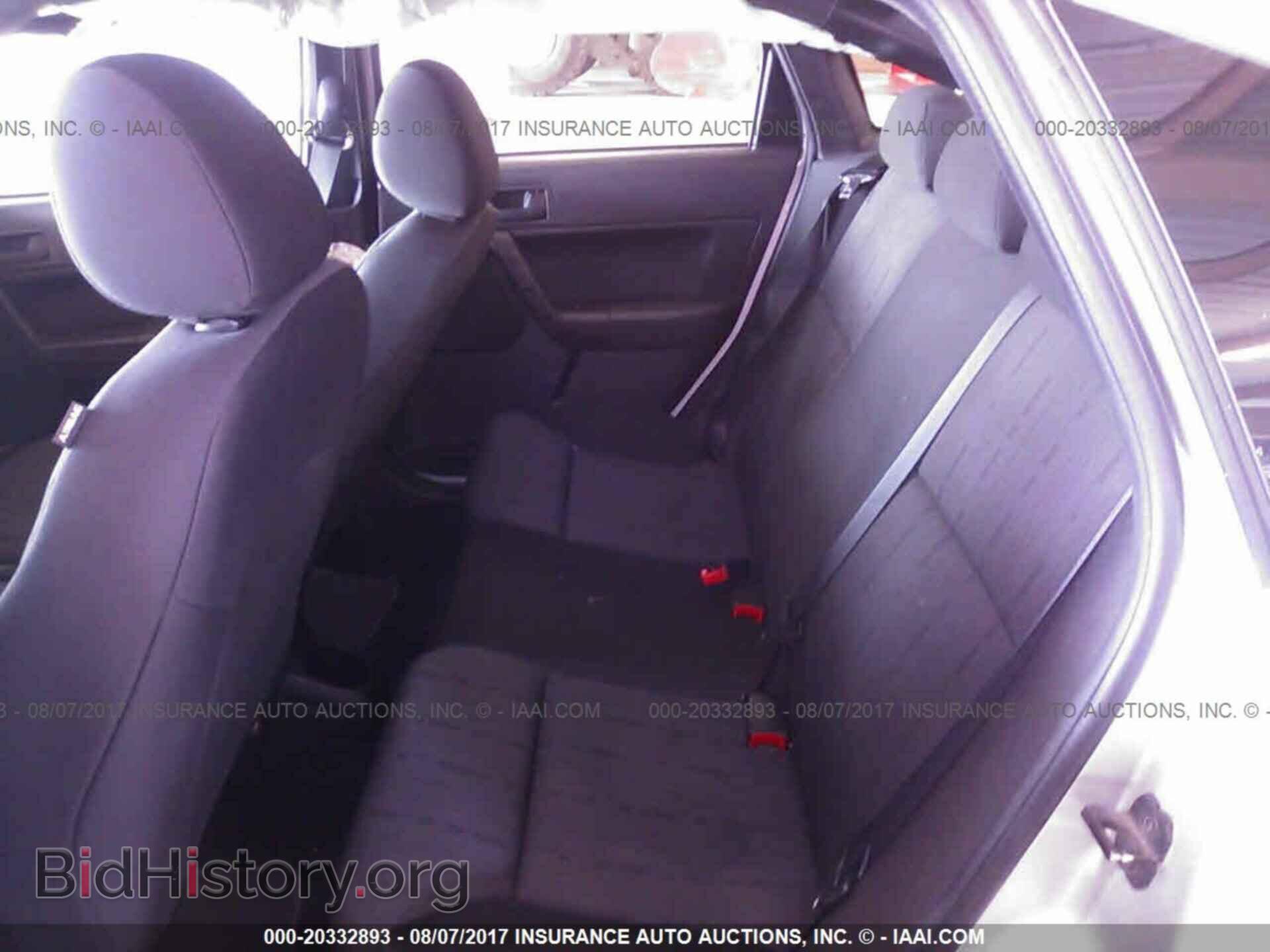 2011 Ford Focus - VIN: 1FAHP3FN5BW202437 - Фото 8