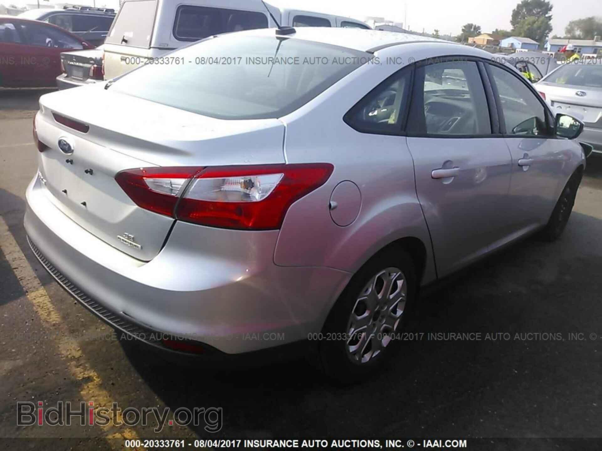 2012 Ford Focus - VIN: 1FAHP3F24CL366321 - Photo 4