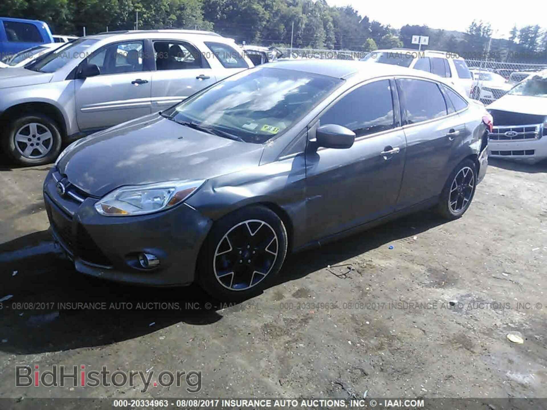 2012 Ford Focus - VIN: 1FAHP3F22CL384963 - Photo 2