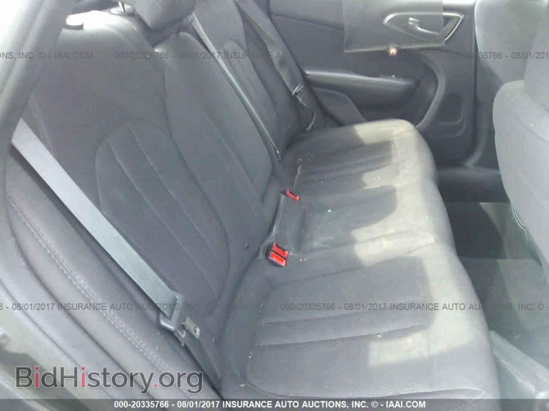 2015 Chrysler 200 - VIN: 1C3CCCAB0FN560025 - Photo 8