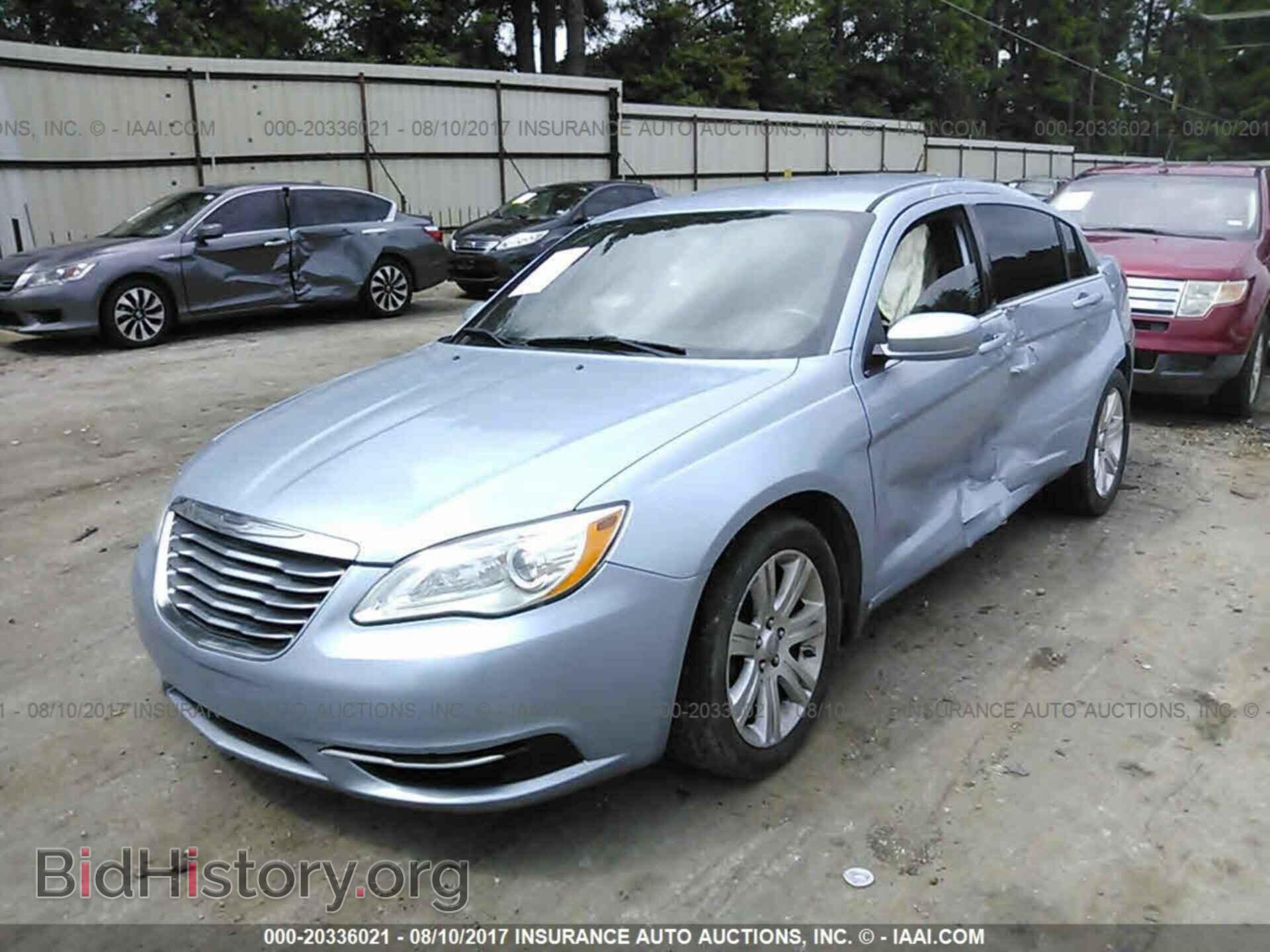 2013 Chrysler 200 - VIN: 1C3CCBBB3DN539000 - Фото 2