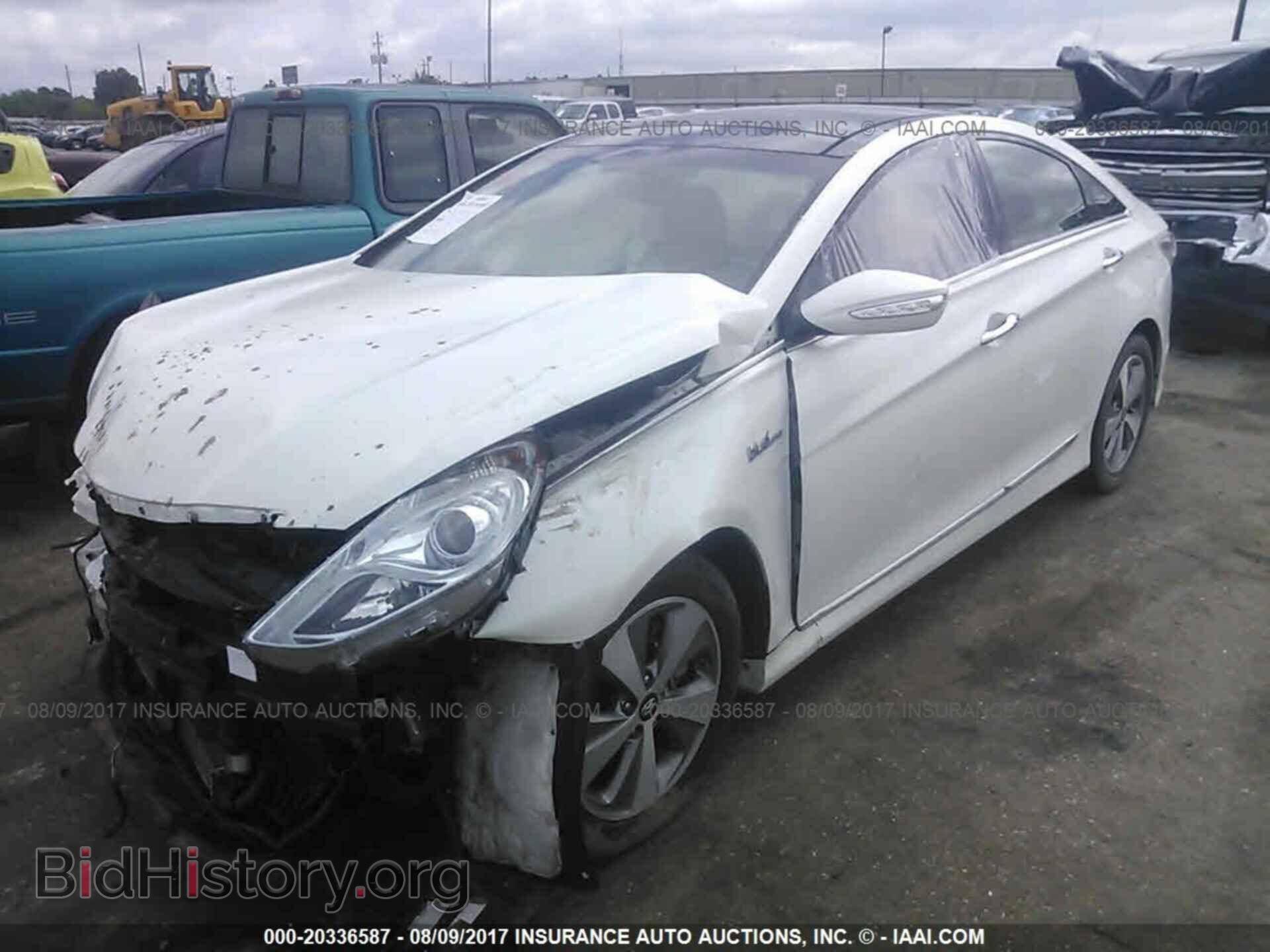2012 Hyundai Sonata - VIN: KMHEC4A43CA020758 - Фото 2