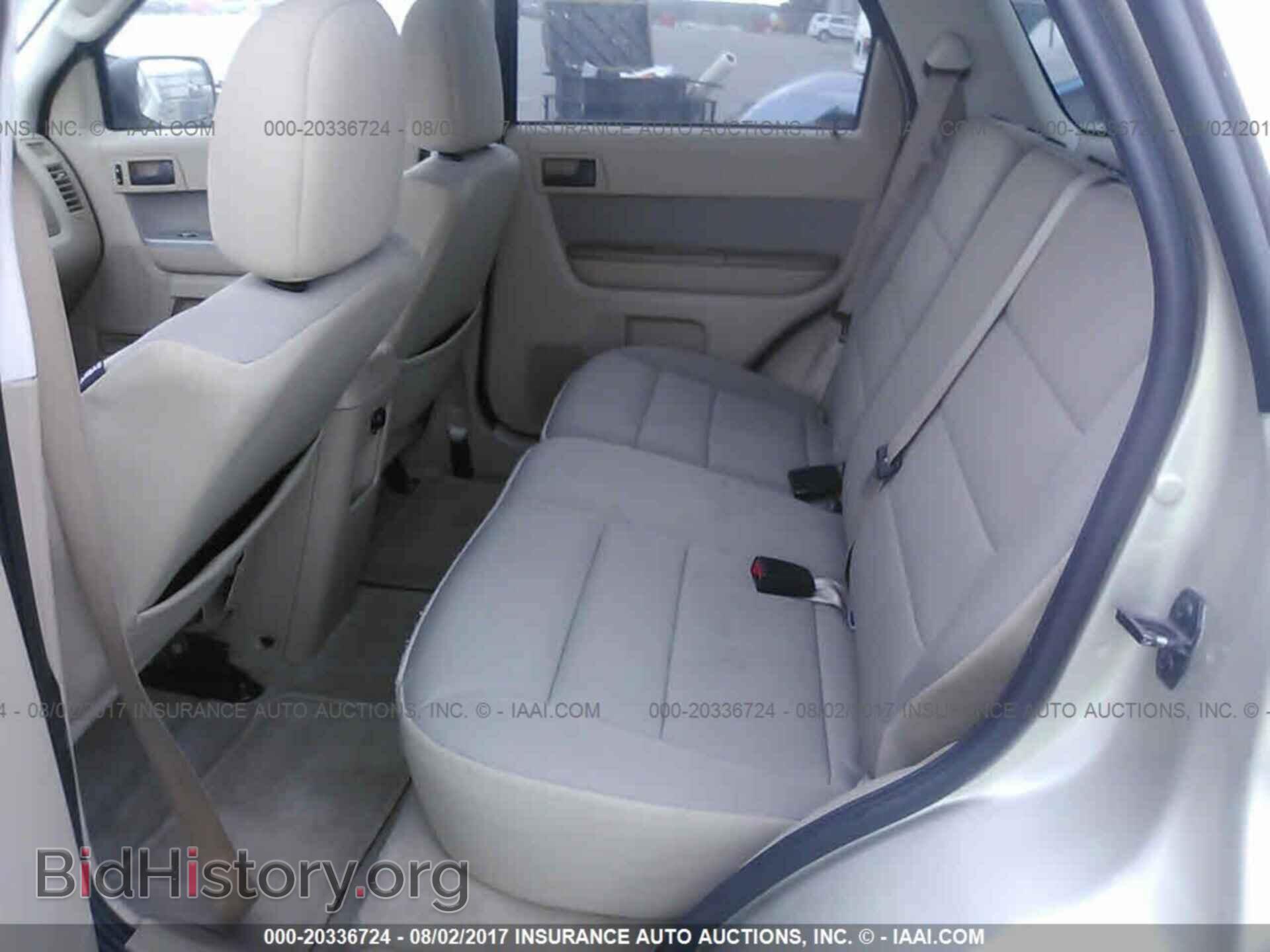 2011 Ford Escape - VIN: 1FMCU0D77BKA34495 - Photo 8