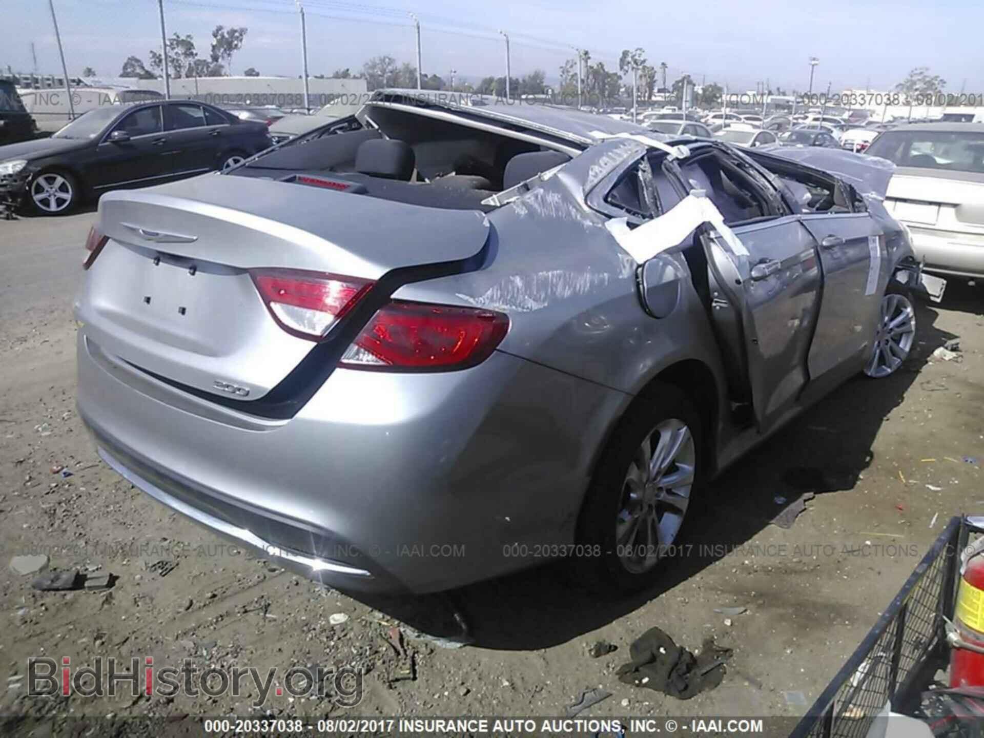 2015 Chrysler 200 - VIN: 1C3CCCAB5FN694321 - Photo 4