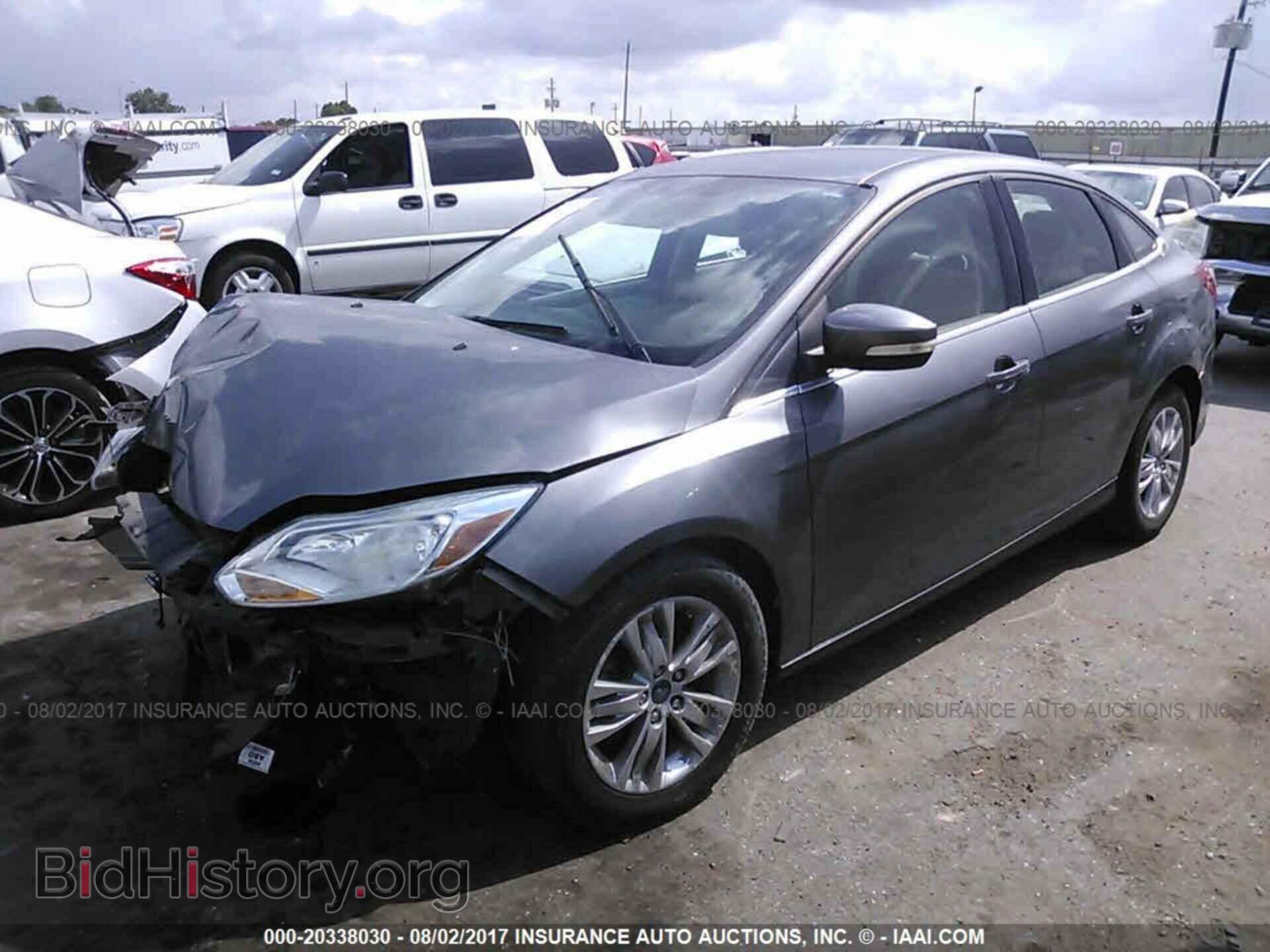 2012 Ford Focus - VIN: 1FAHP3H29CL142359 - Фото 2