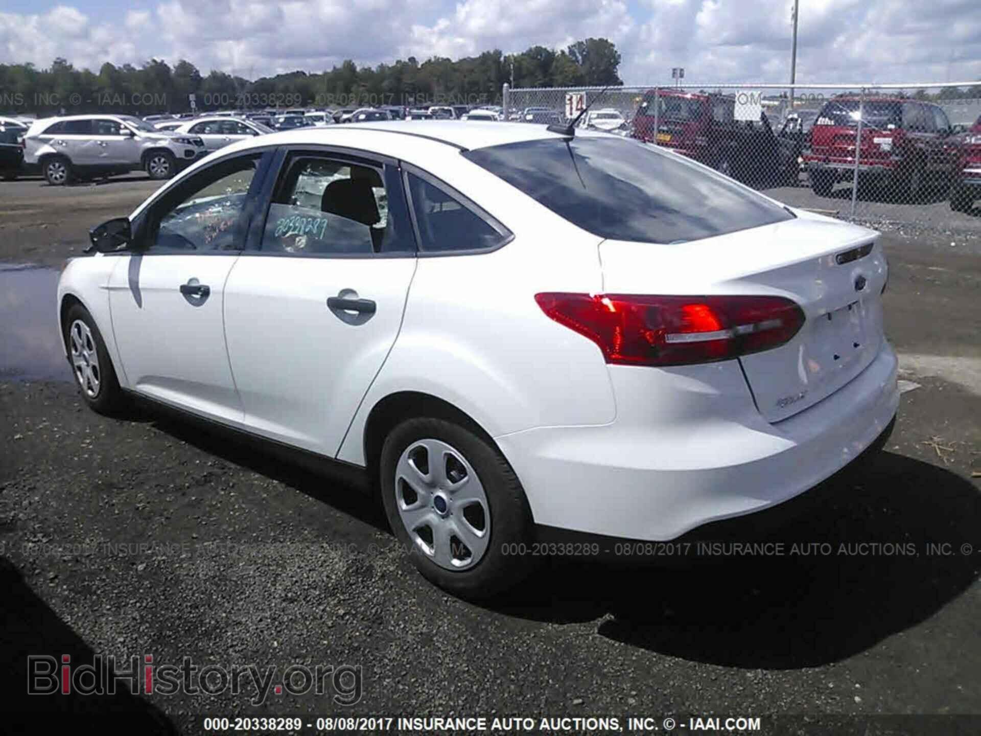 2017 Ford Focus - VIN: 1FADP3E2XHL243226 - Photo 3
