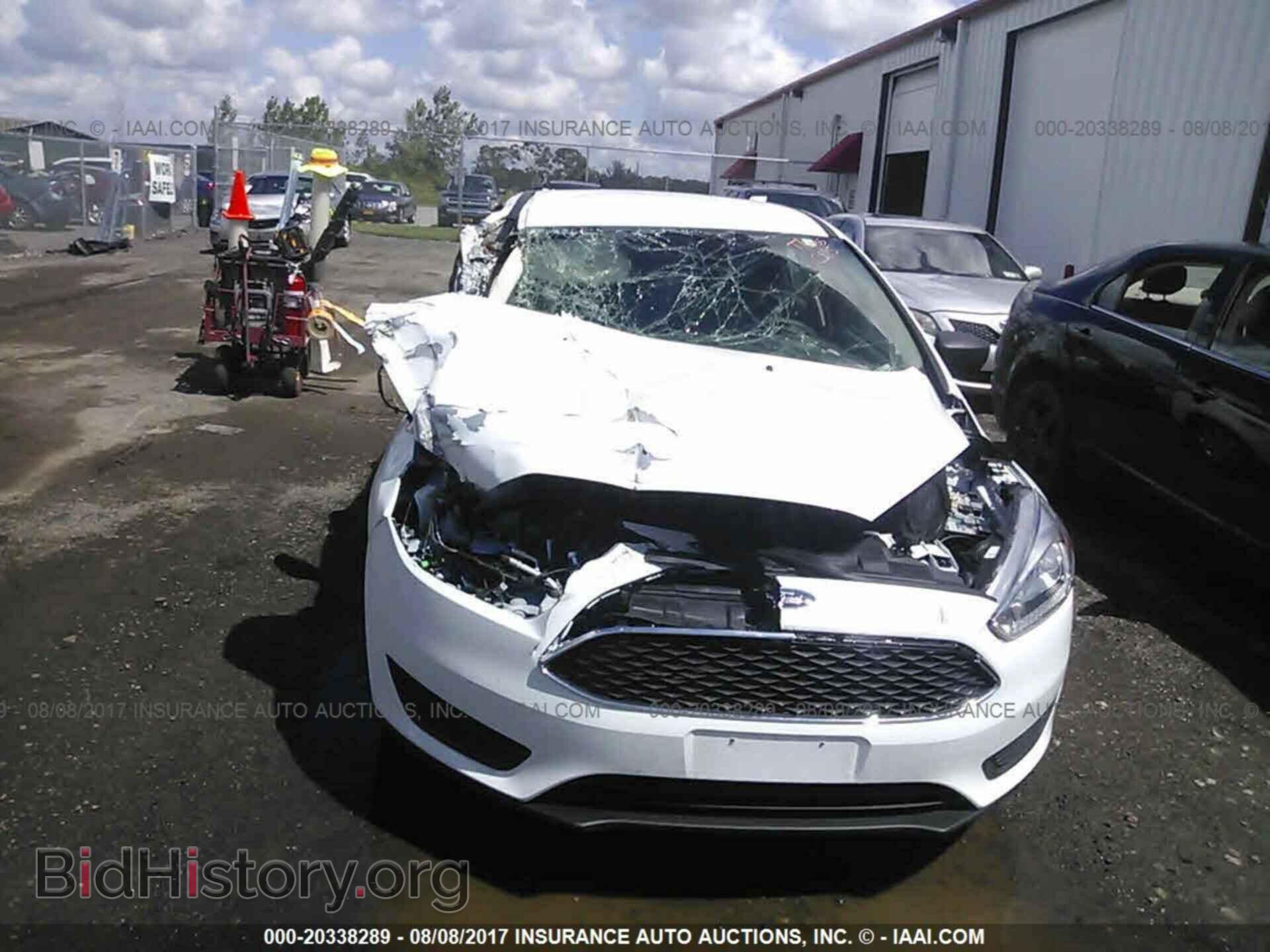 2017 Ford Focus - VIN: 1FADP3E2XHL243226 - Photo 6