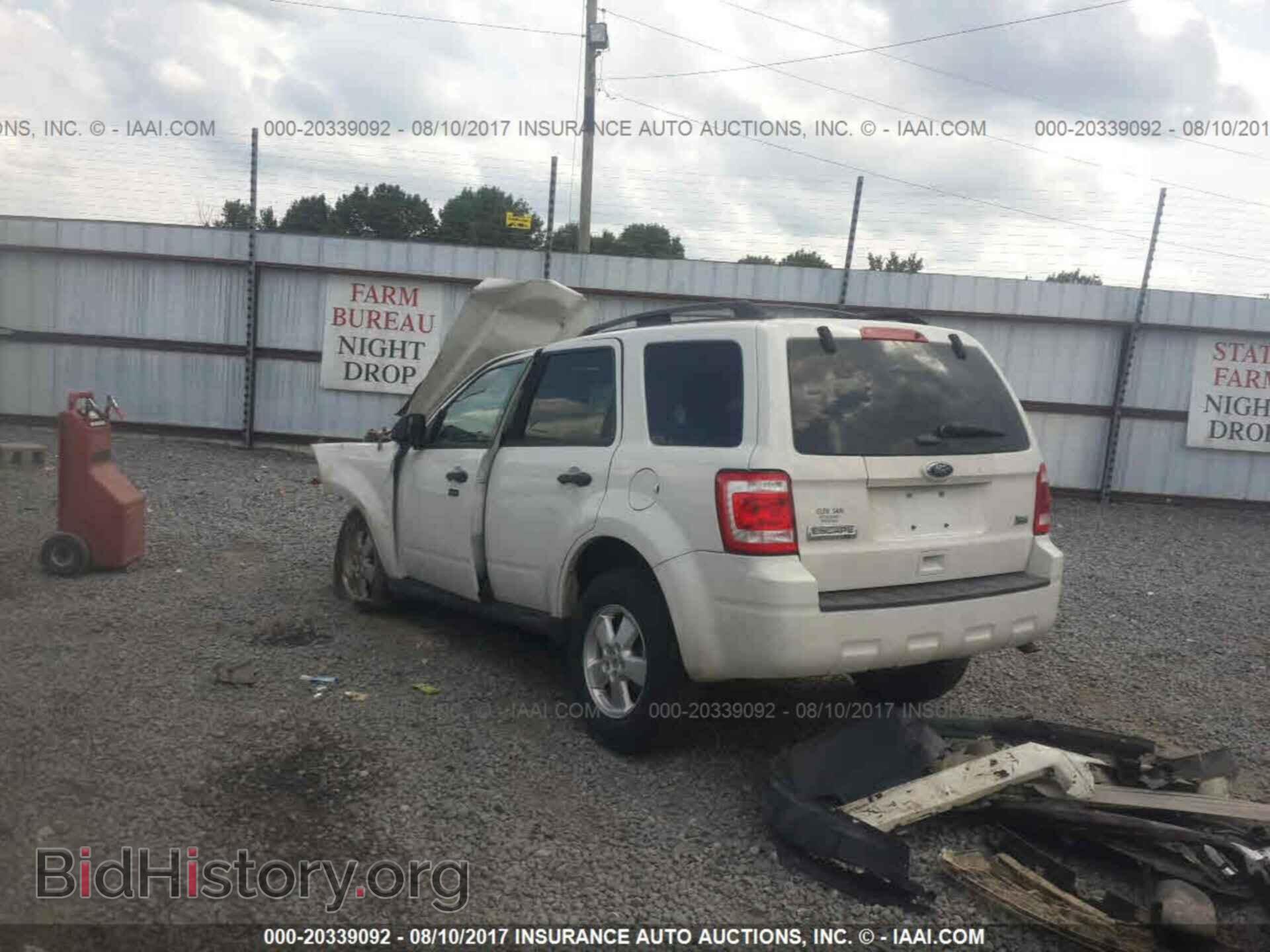 2011 Ford Escape - VIN: 1FMCU0DG4BKC60087 - Фото 3