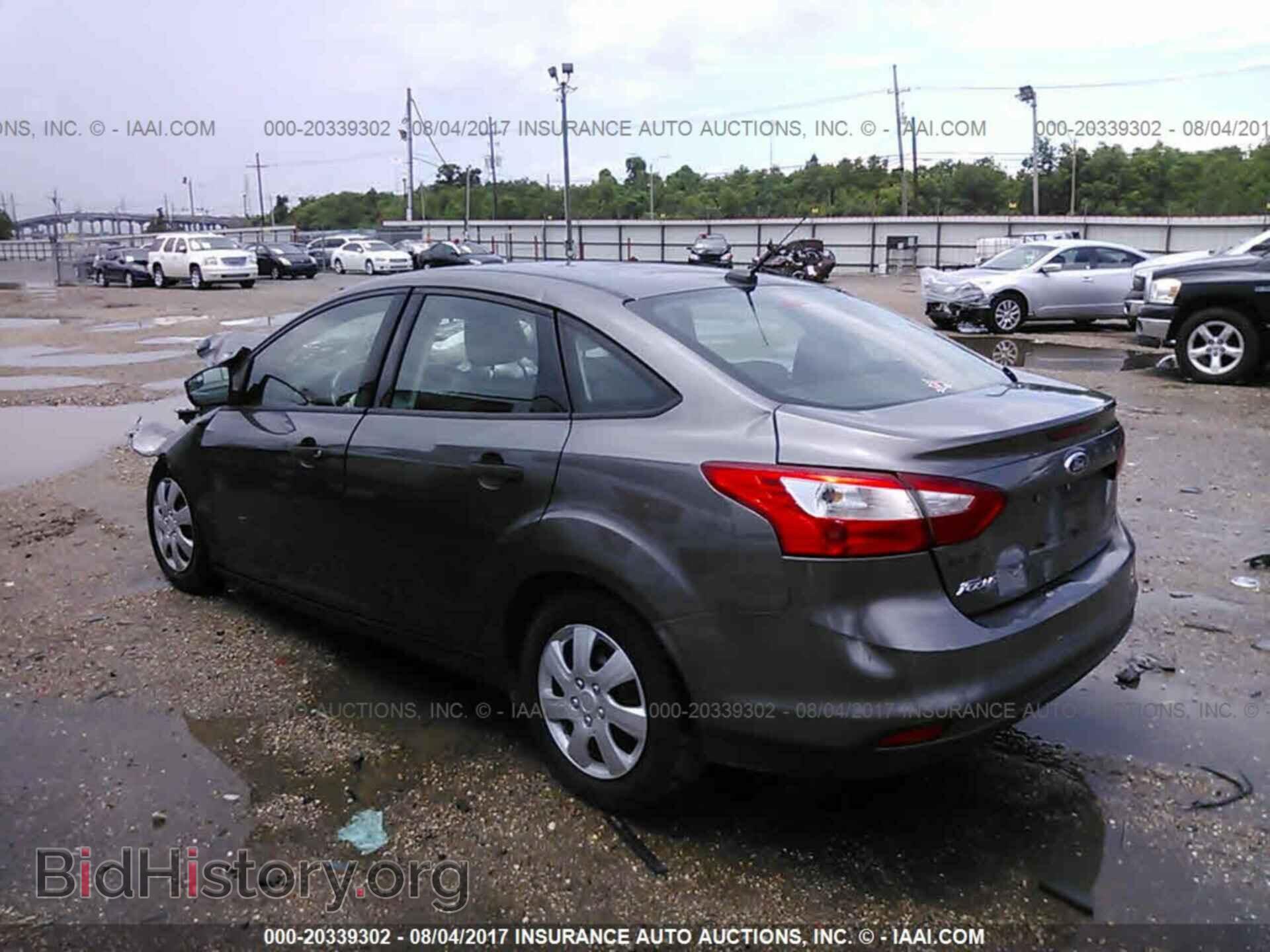 2012 Ford Focus - VIN: 1FAHP3E22CL230786 - Photo 3