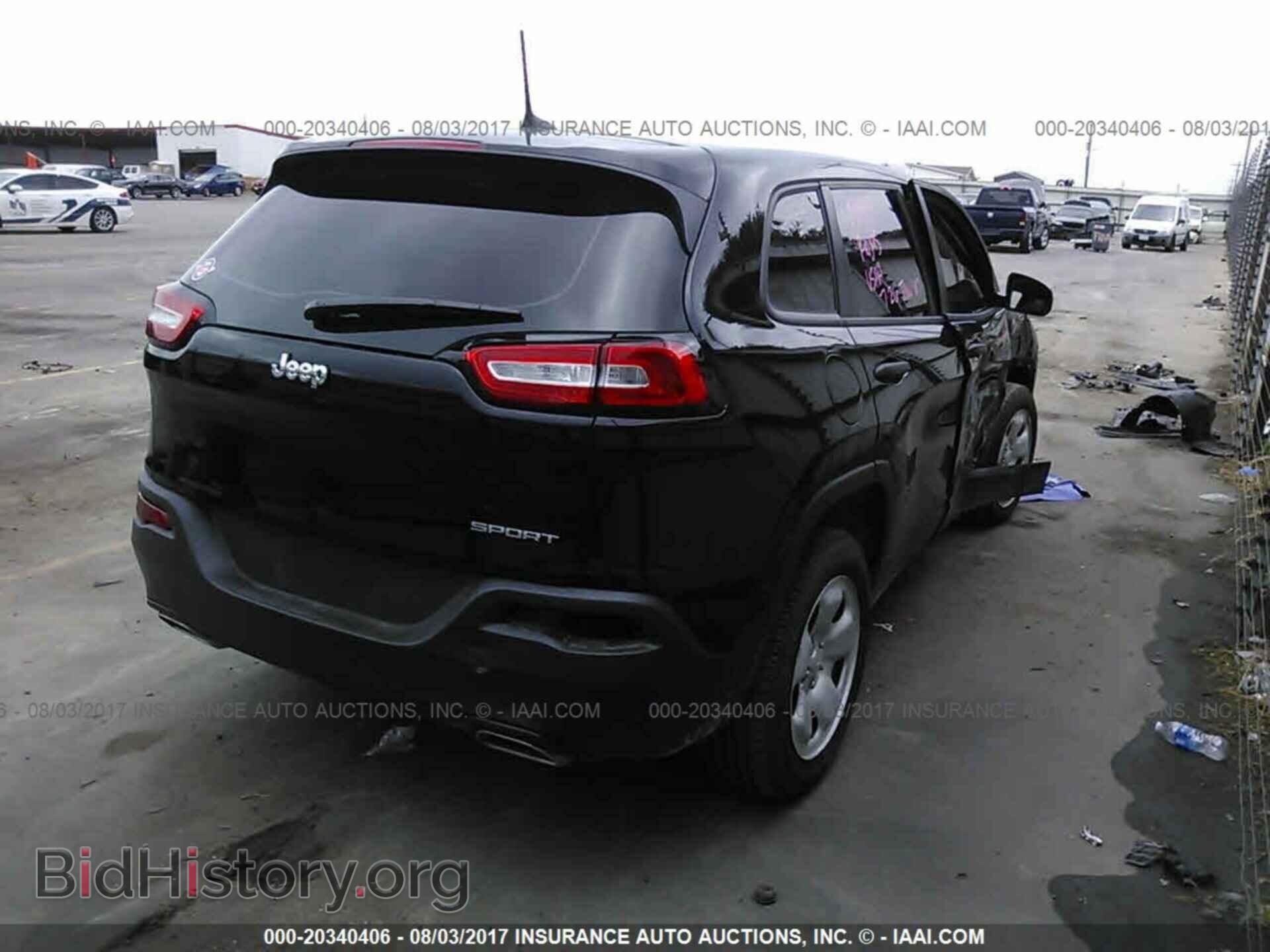 2017 Jeep Cherokee - VIN: 1C4PJLAS2HW593124 - Photo 4