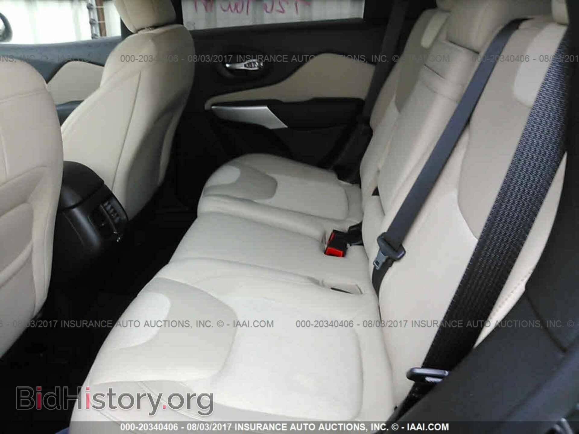2017 Jeep Cherokee - VIN: 1C4PJLAS2HW593124 - Photo 8
