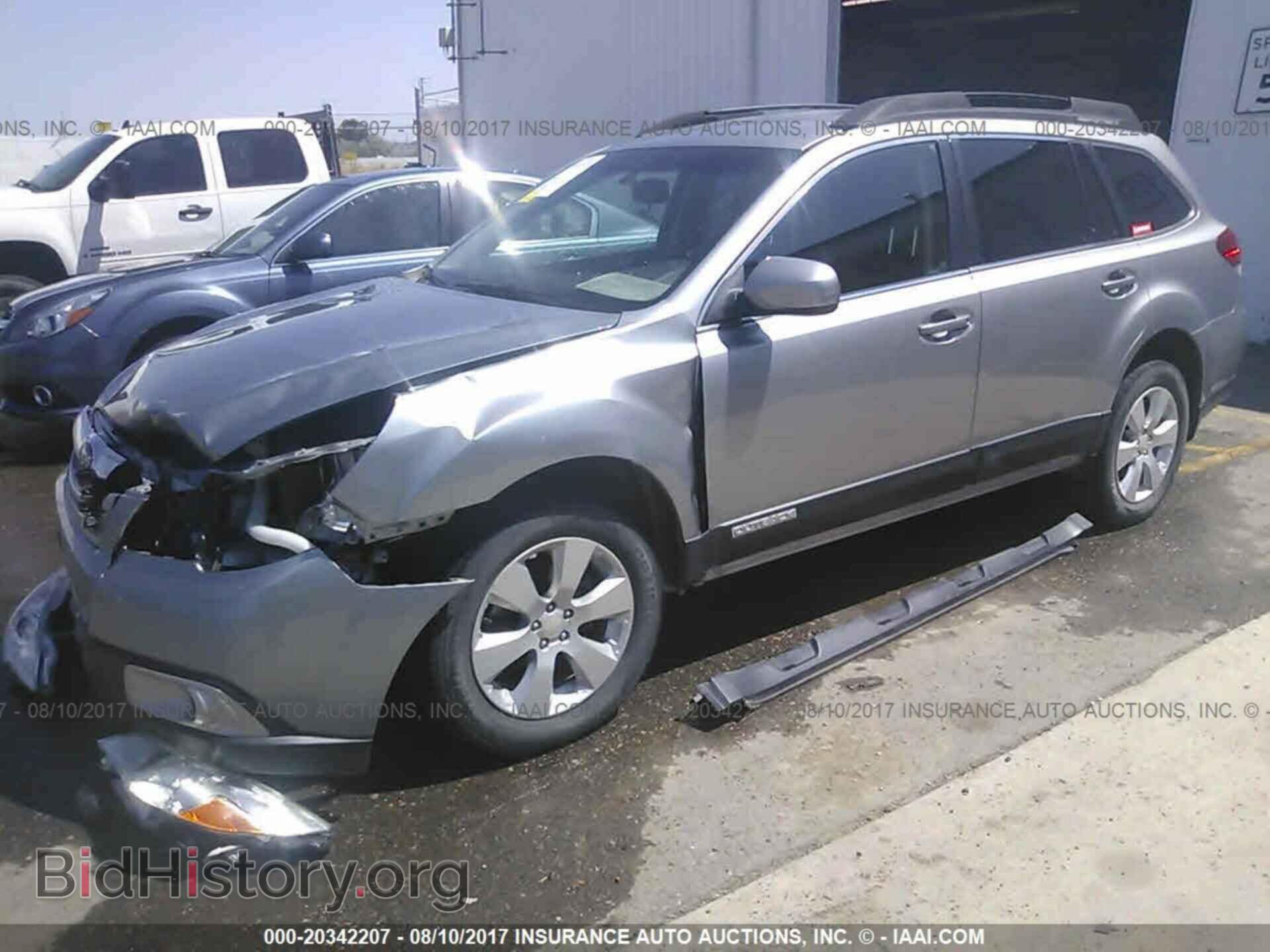 2011 Subaru Outback - VIN: 4S4BRBCC7B3368527 - Фото 2