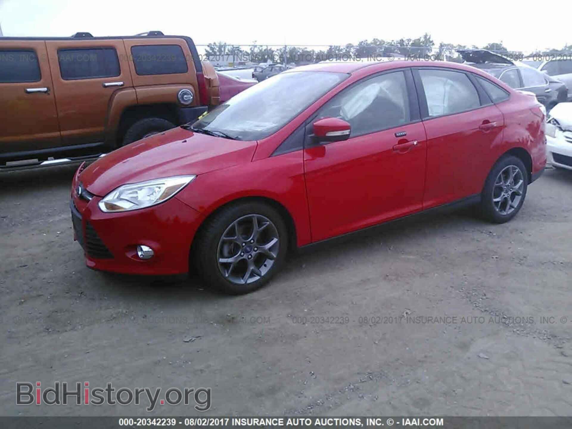 2013 Ford Focus - VIN: 1FADP3F21DL283350 - Photo 2