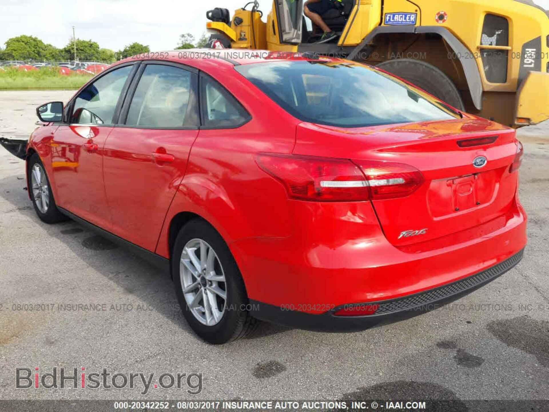 2015 Ford Focus - VIN: 1FADP3F24FL207186 - Фото 3