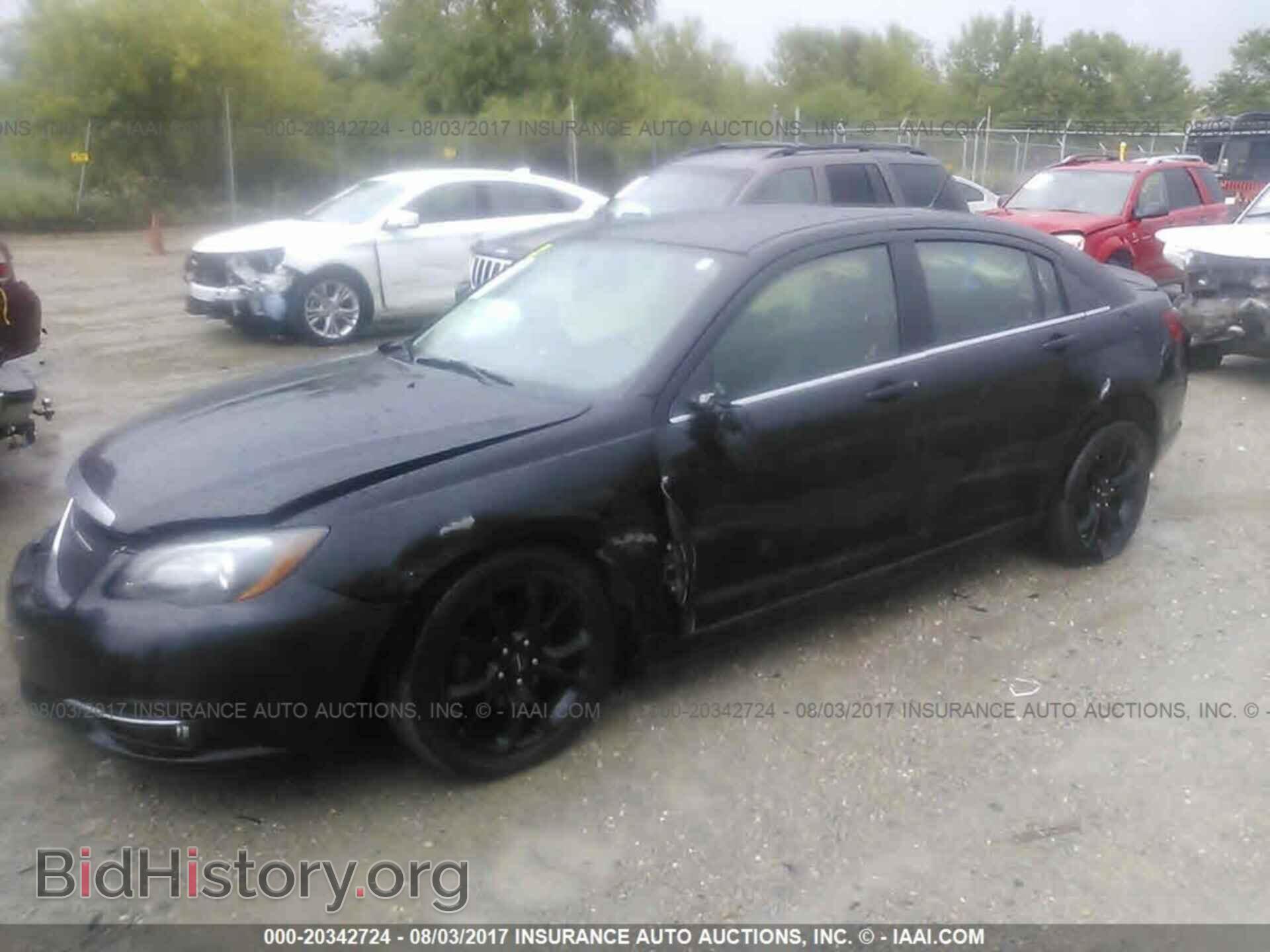 2014 Chrysler 200 - VIN: 1C3CCBCG1EN164591 - Photo 2