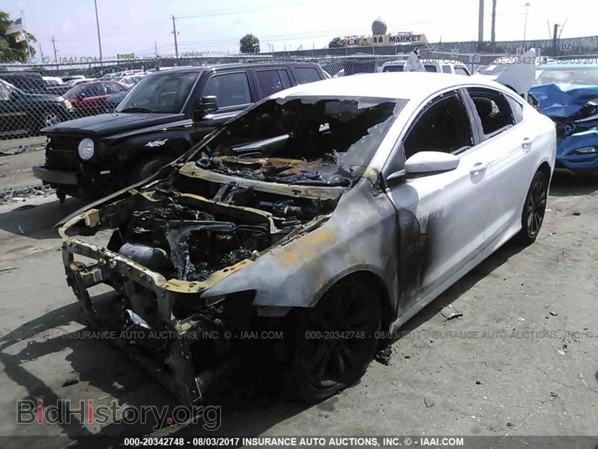 2016 CHRYSLER 200 - VIN: 1C3CCCAB9GN150230 - Фото 2
